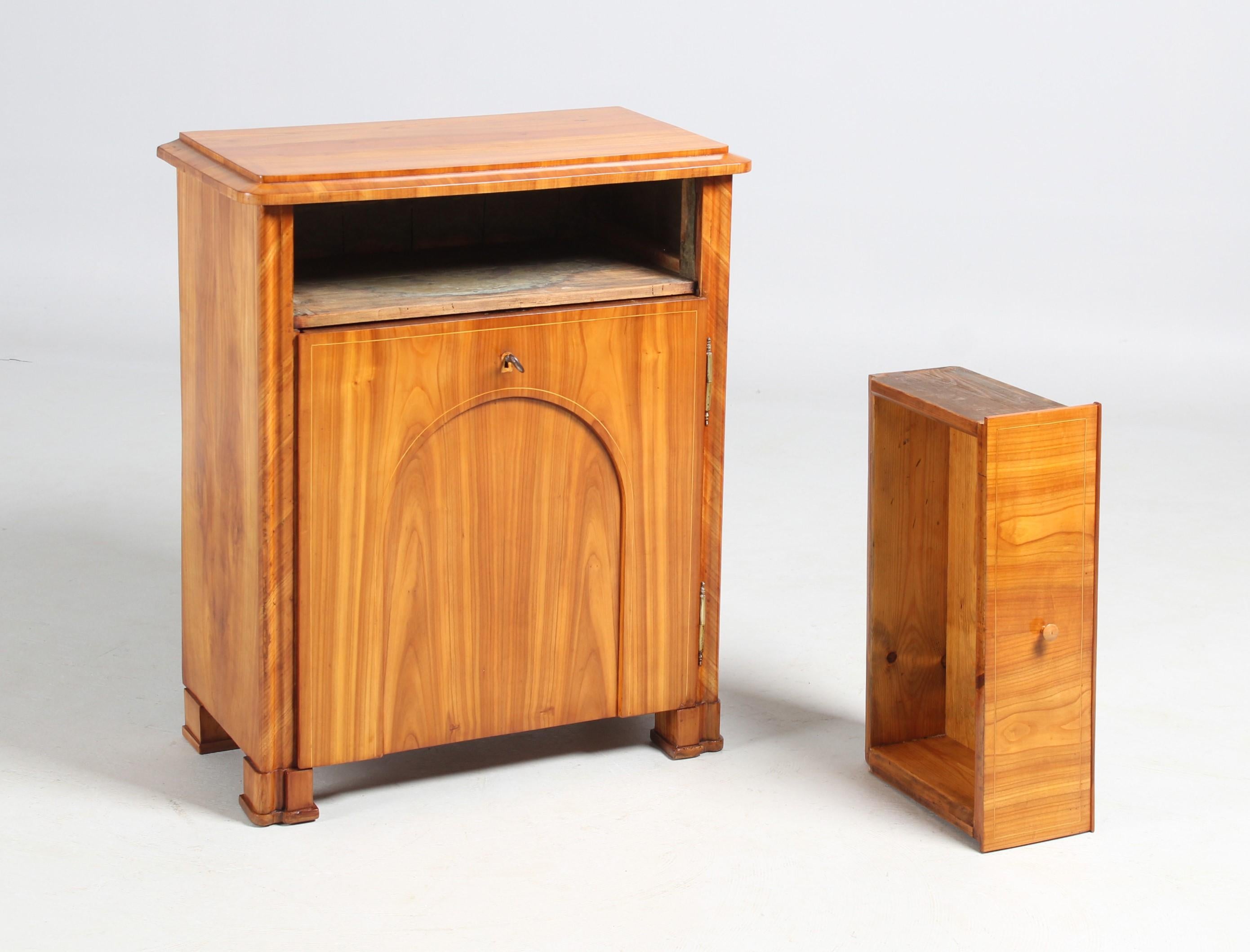 Piccola credenza Biedermeier, cassapanca, ciliegio, 1830 circa in vendita 1