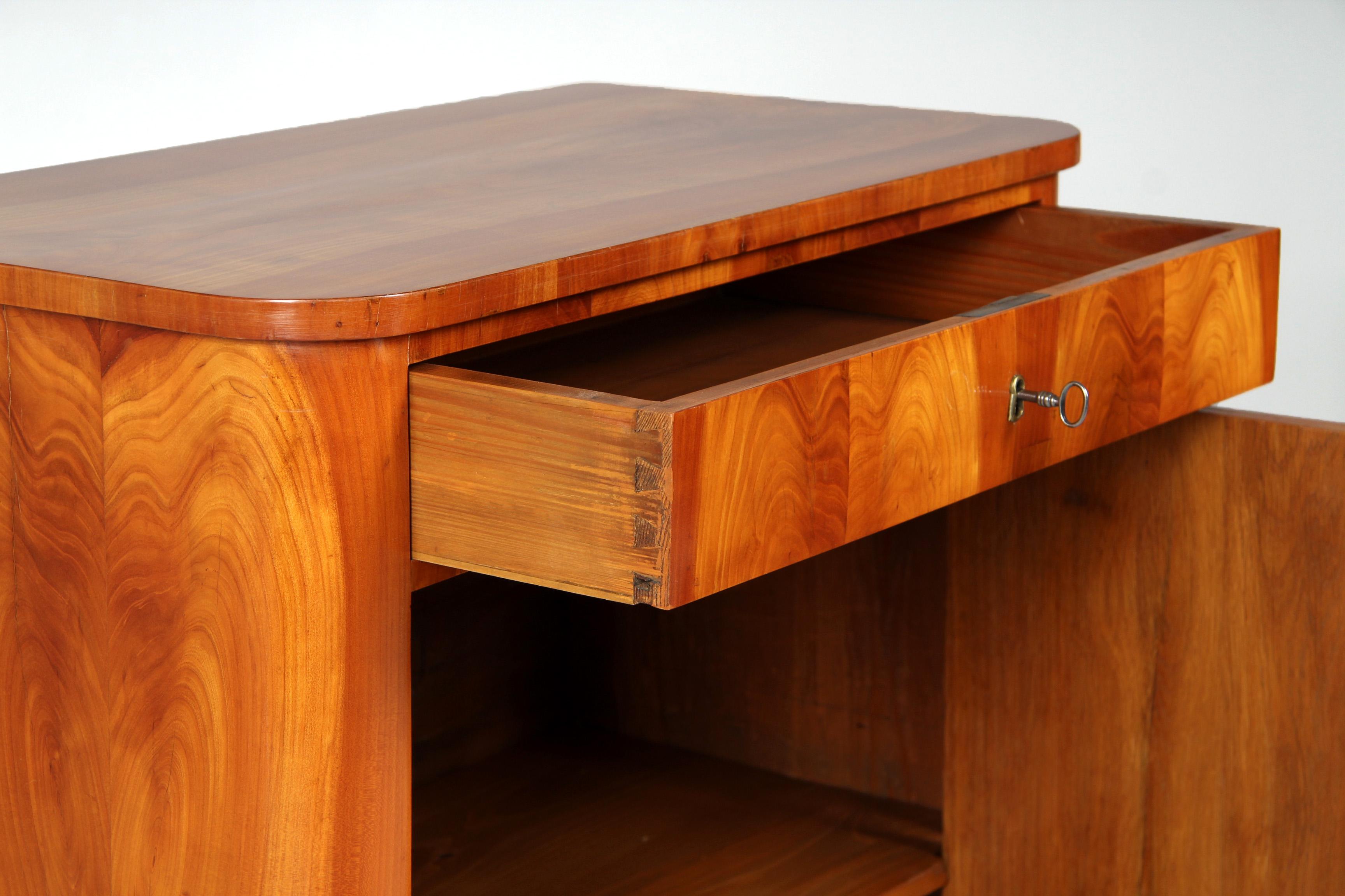 Kleines Biedermeier Sideboard, Süddeutschland, um 1835 im Angebot 3