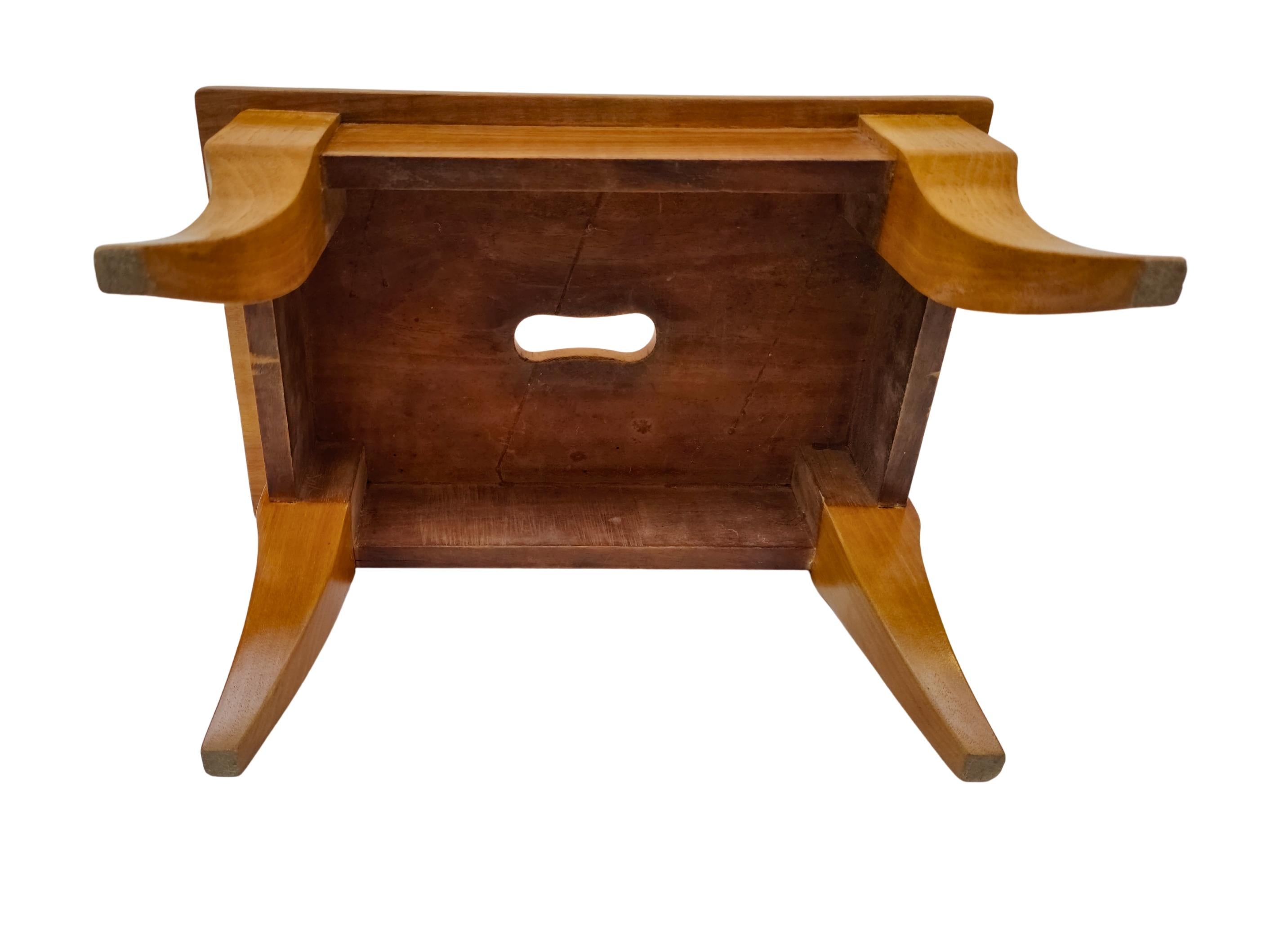 Small Biedermeier Walnut Footstool, South Germany circa 1830, Solid Walnut (19. Jahrhundert) im Angebot