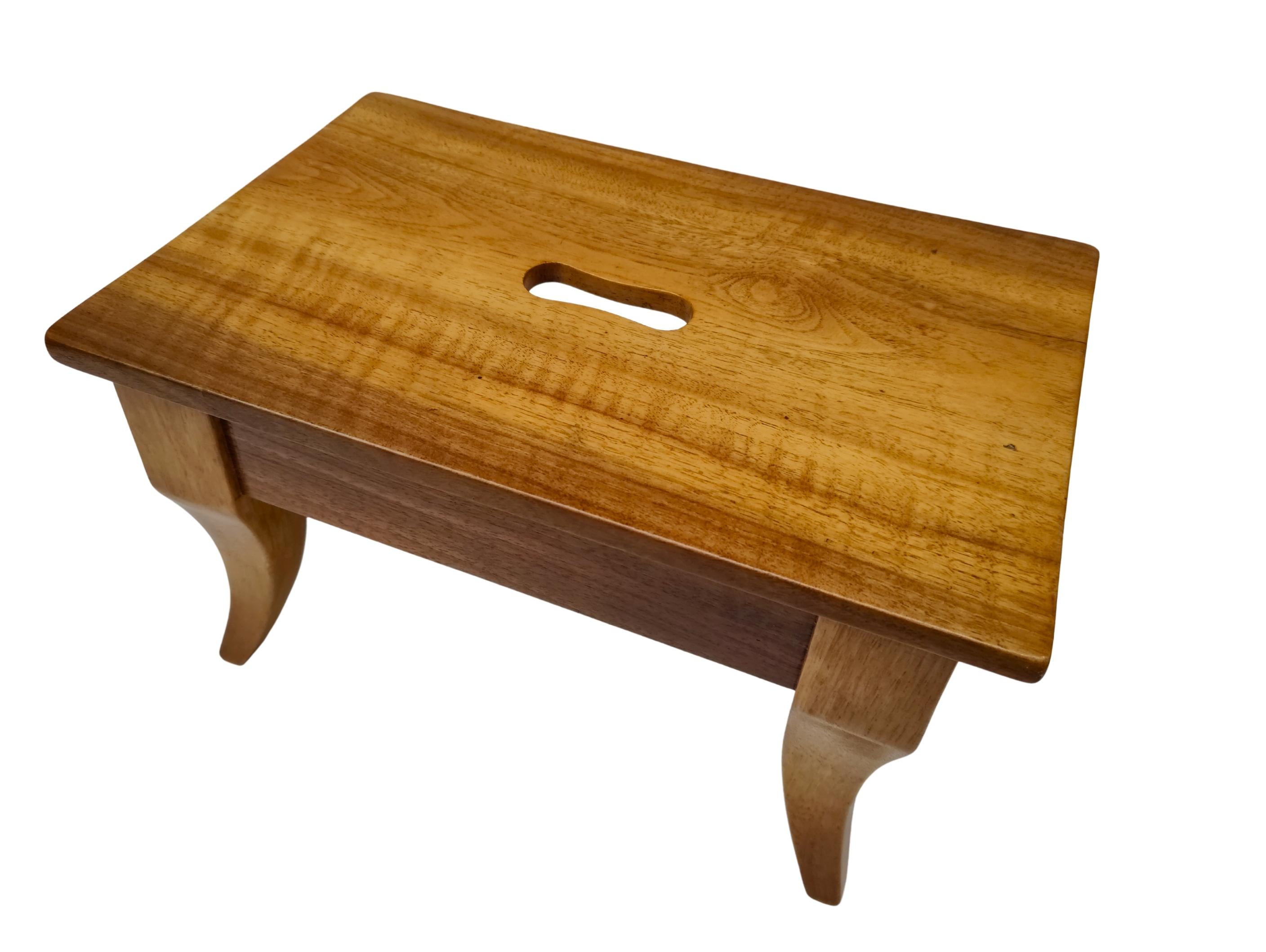 Small Biedermeier Walnut Footstool, South Germany circa 1830, Solid Walnut (Walnuss) im Angebot