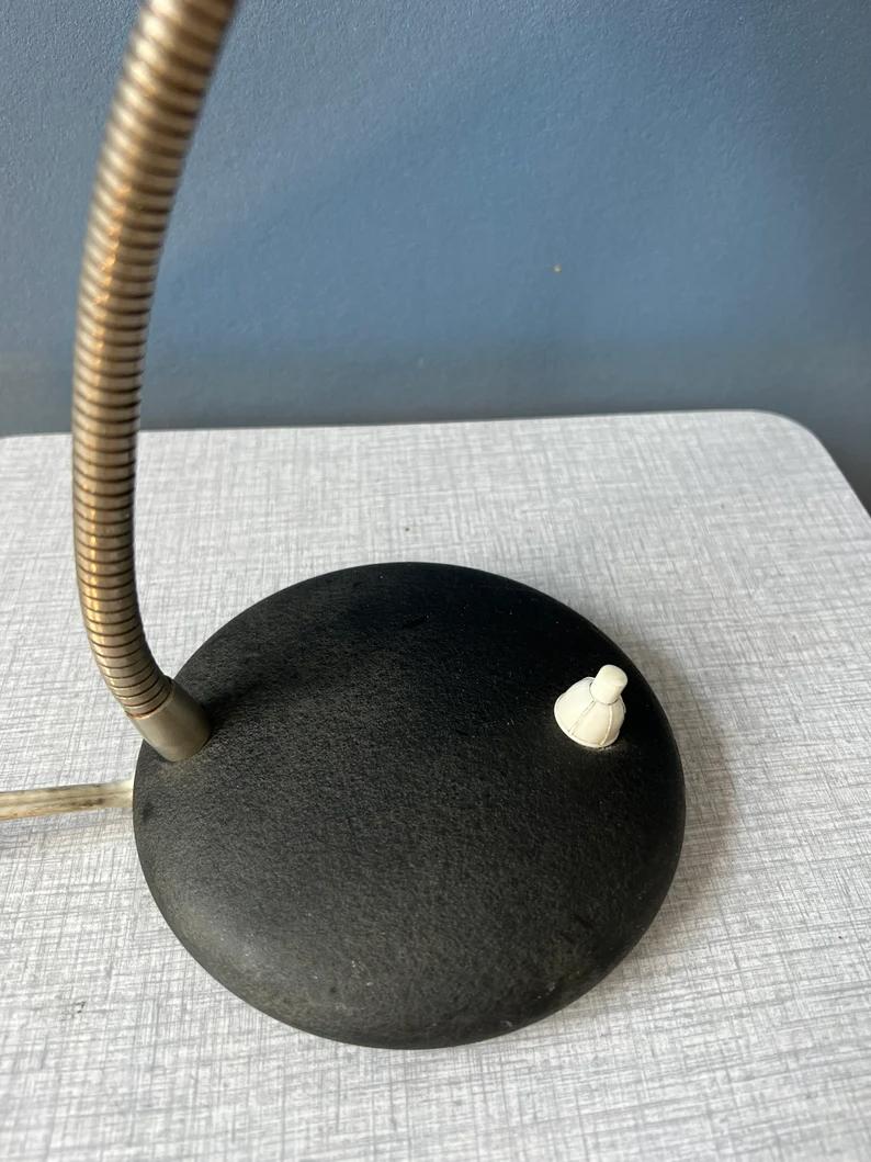 Kleine schwarze Metall-Schreibtischlampe im Bauhaus-Stil, 1970er Jahre im Angebot 3