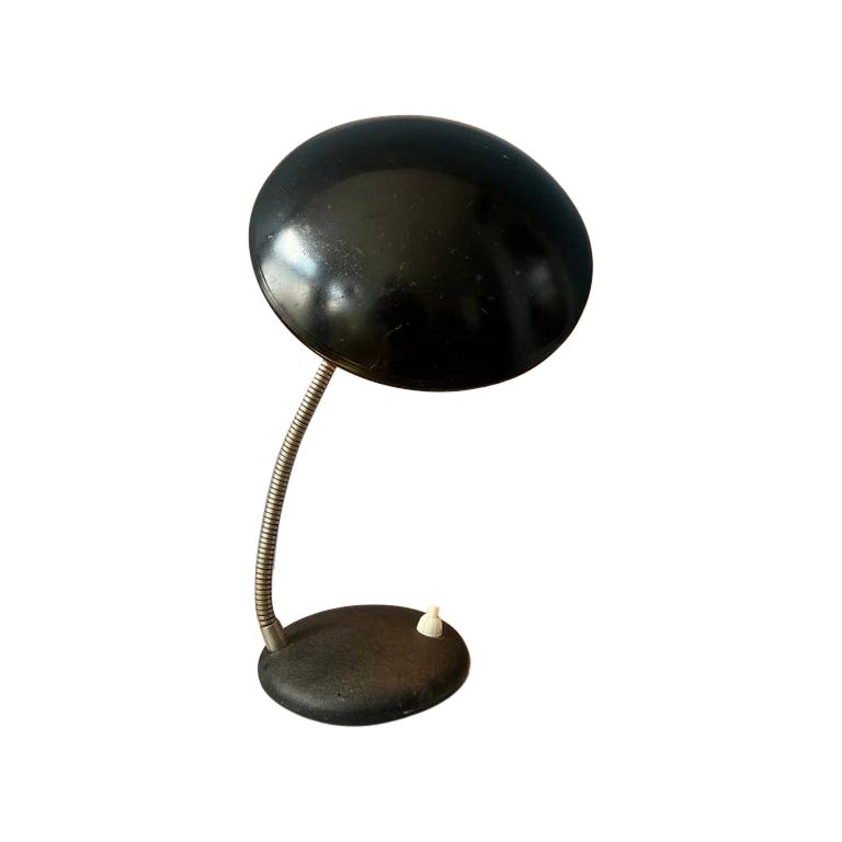 Pequeña lámpara de escritorio de metal negro estilo Bauhaus, años 70 en venta