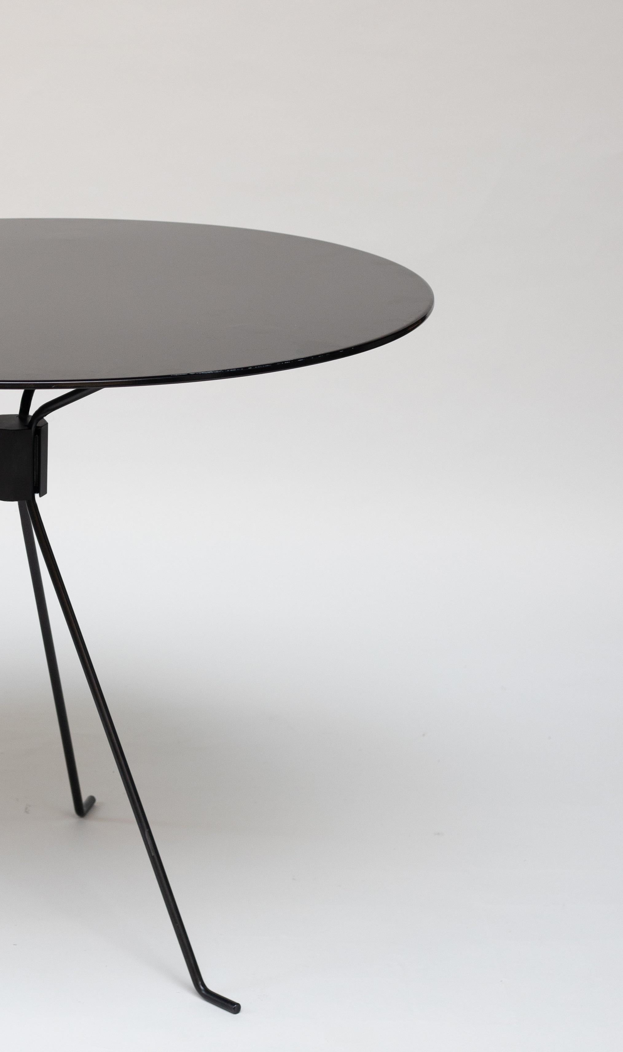 Small Black Capri Bond Table by Cools Collection In New Condition For Sale In Geneve, CH