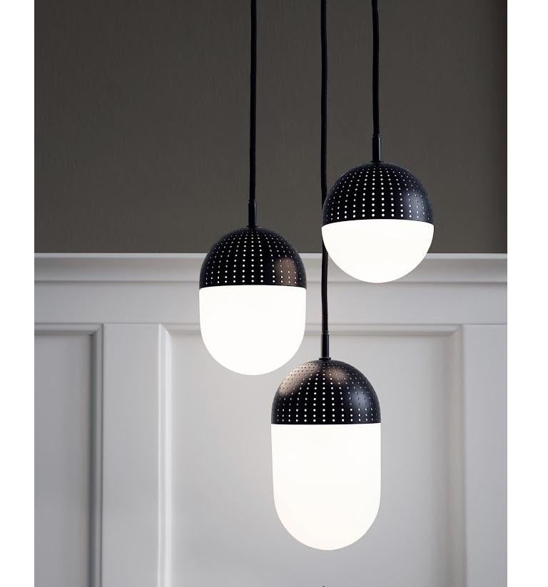 XXI secolo e contemporaneo Lampada a sospensione Small Black Dot di Rikke Frost in vendita