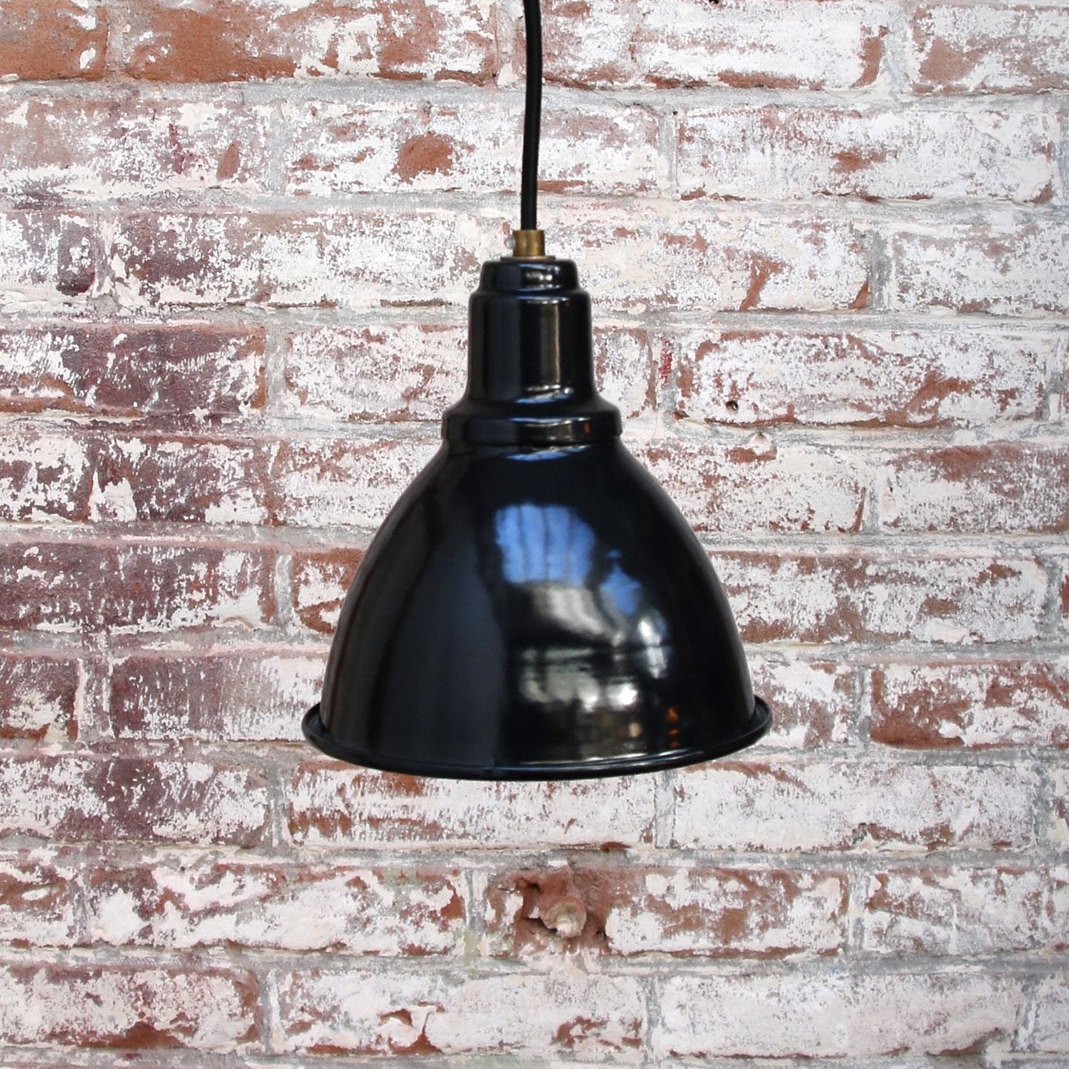 Small Black Enamel Vintage Industrial Factory Pendant Hanging Lights In Good Condition In Amsterdam, NL