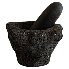 Schwarzer schwarzer französischer Steinmortar mit Stein Stößel aus Stein
