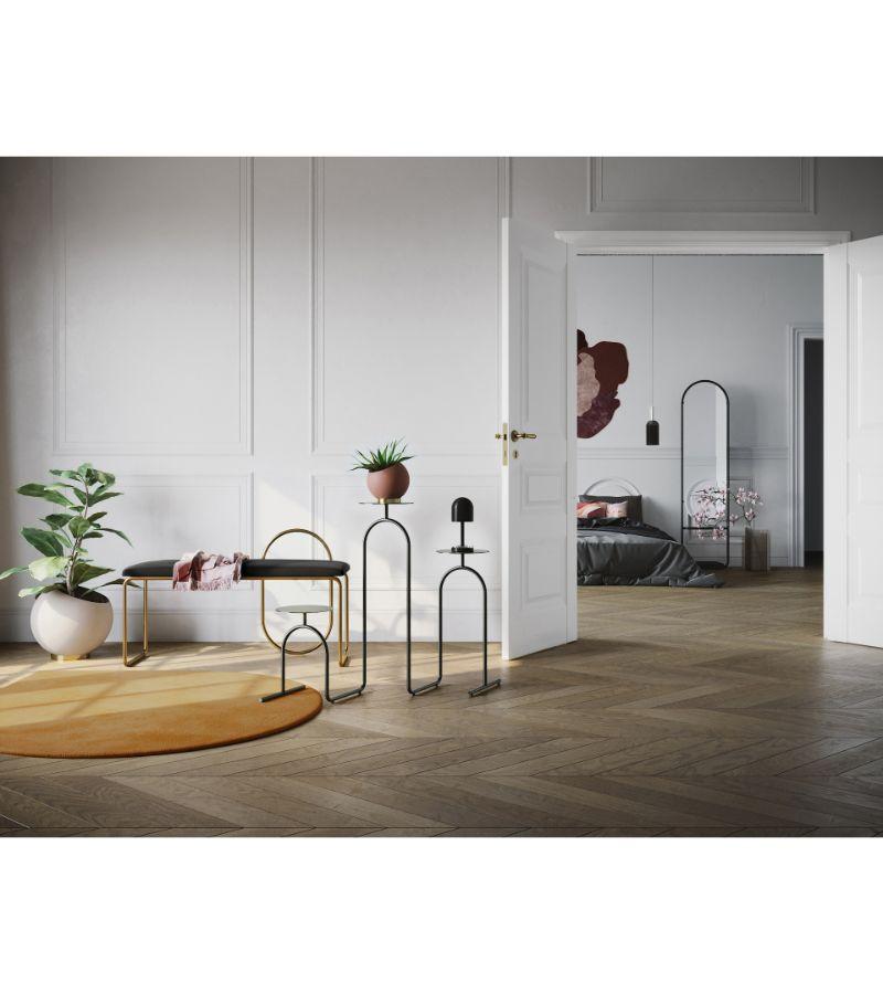 Moderne Petit pot à fleurs noir minimaliste en vente