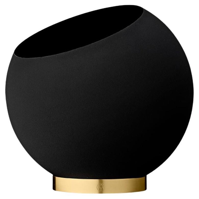 Small Black Minimalist Flower Pot