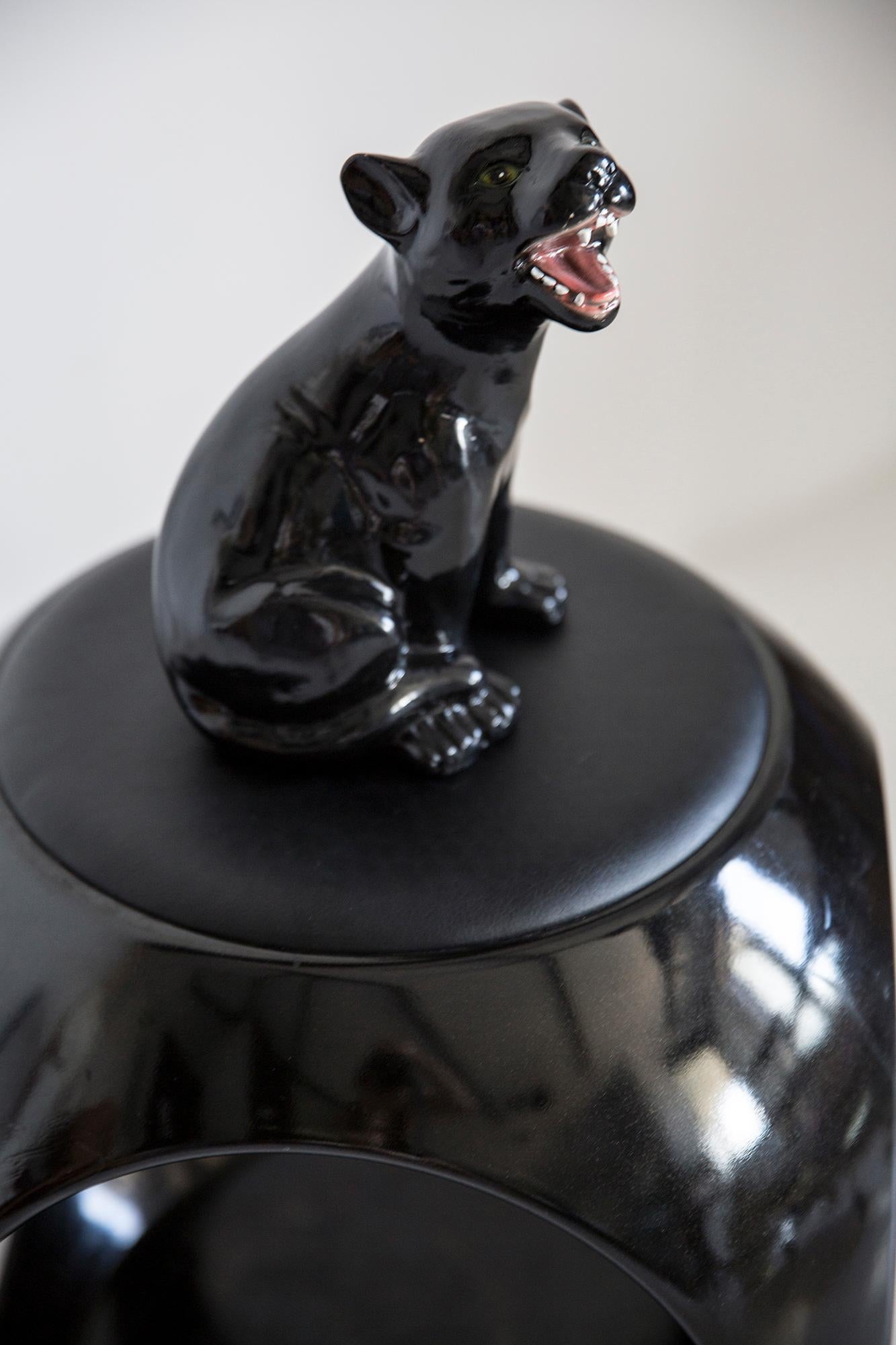 Petite sculpture de panthère noire en céramique, Italie, années 1960.  Excellent état - En vente à 05-080 Hornowek, PL