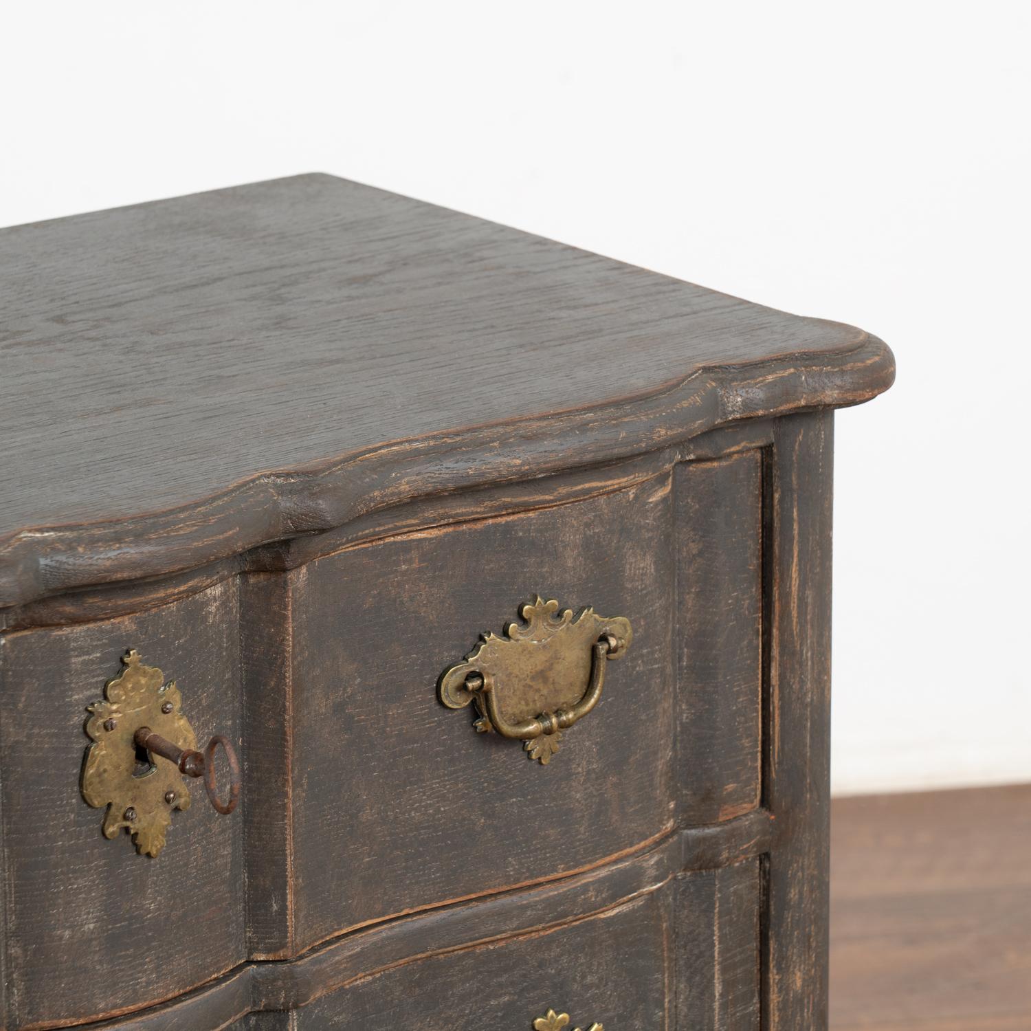 Small Black Rococo Chest of Drawers, Sweden circa 1780-1800 For Sale 4