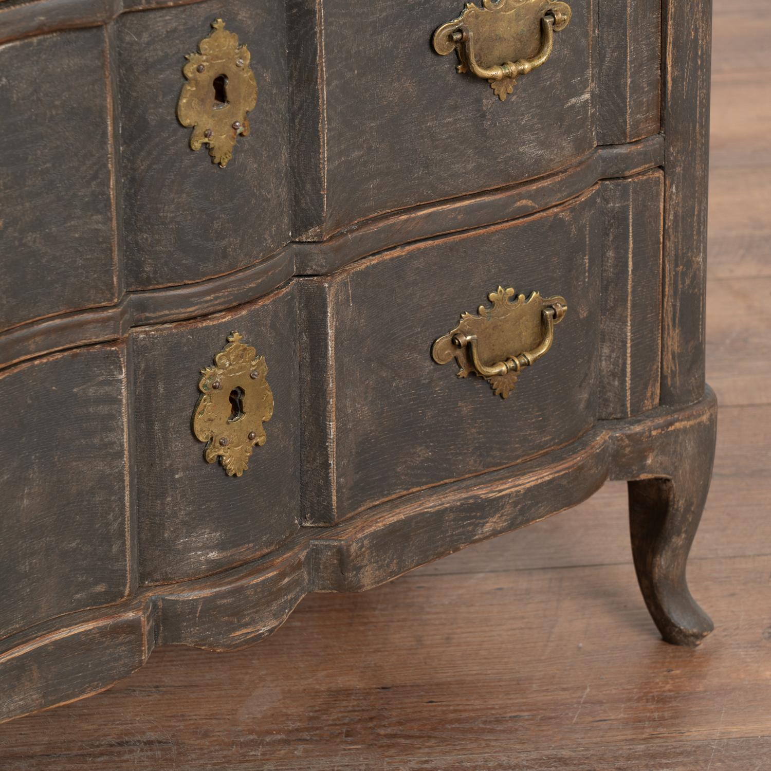 Small Black Rococo Chest of Drawers, Sweden circa 1780-1800 For Sale 6