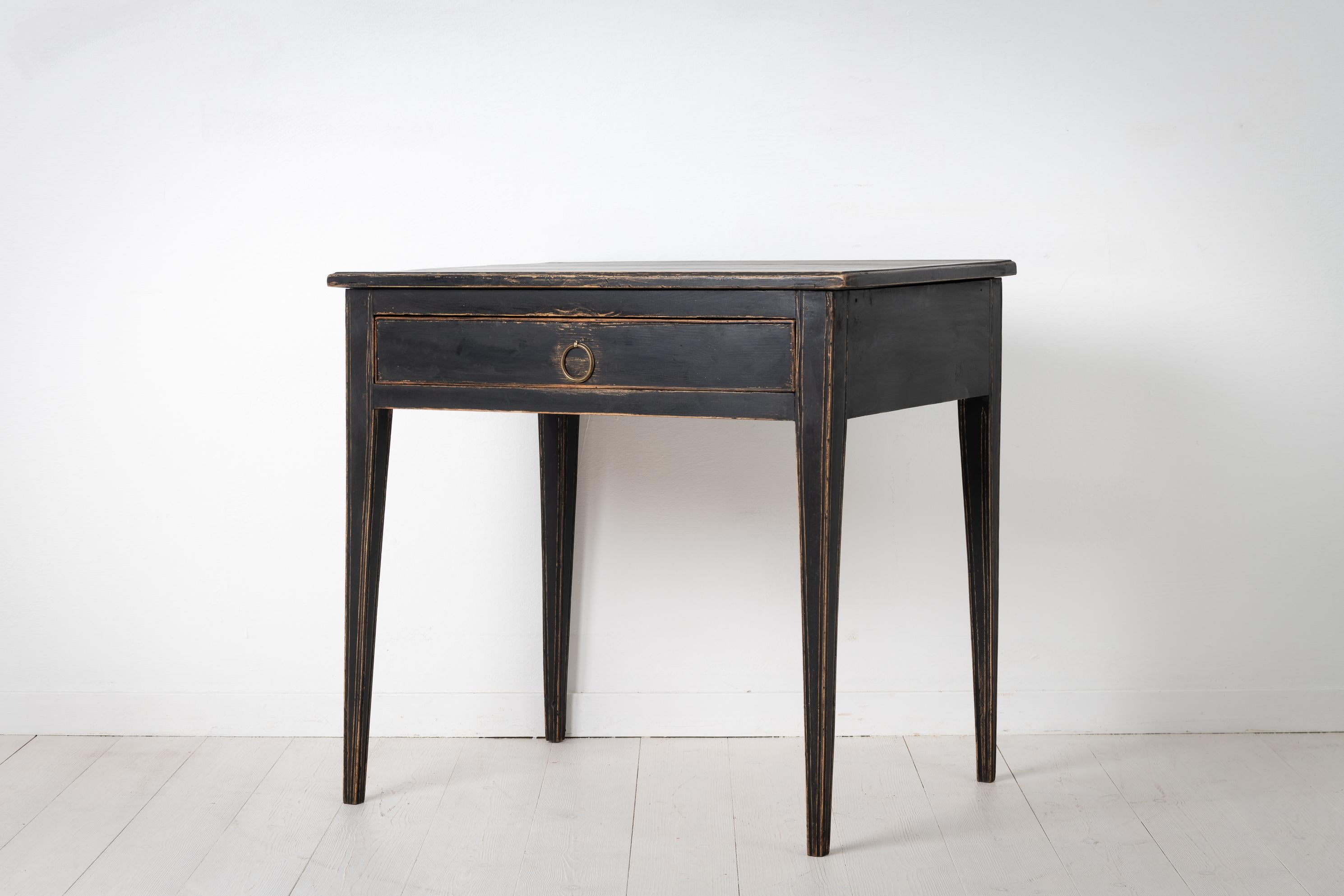 Small Black Swedish Gustavian Pine Table or Desk In Good Condition In Kramfors, SE