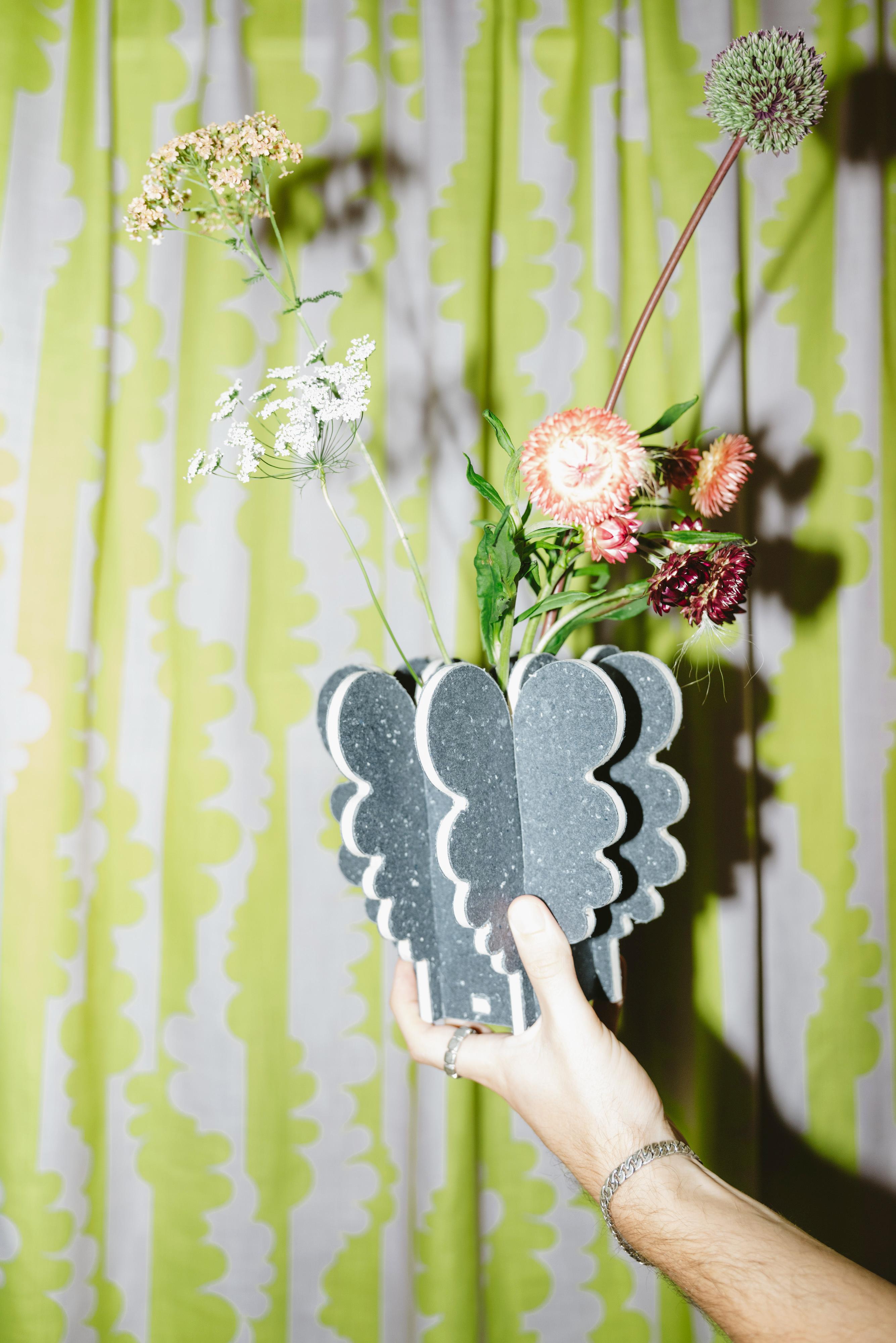 Svedese Vaso piccolo Blooming Cuts di EBBA Lindgren in vendita