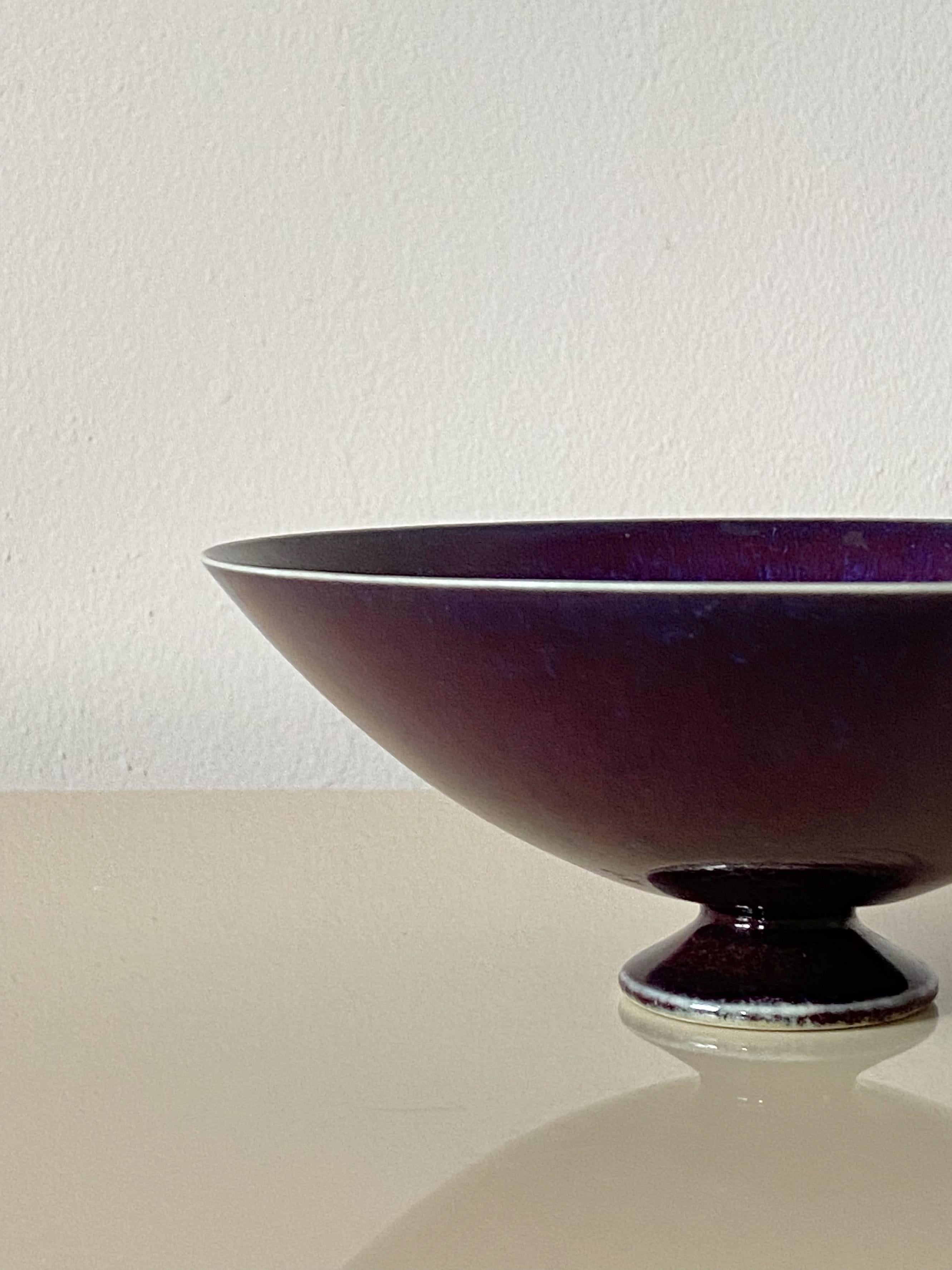 Small Blue and Red Stoneware Bowl by Sven Wejsfelt, Gustavsberg, Sweden, 1986 For Sale 2