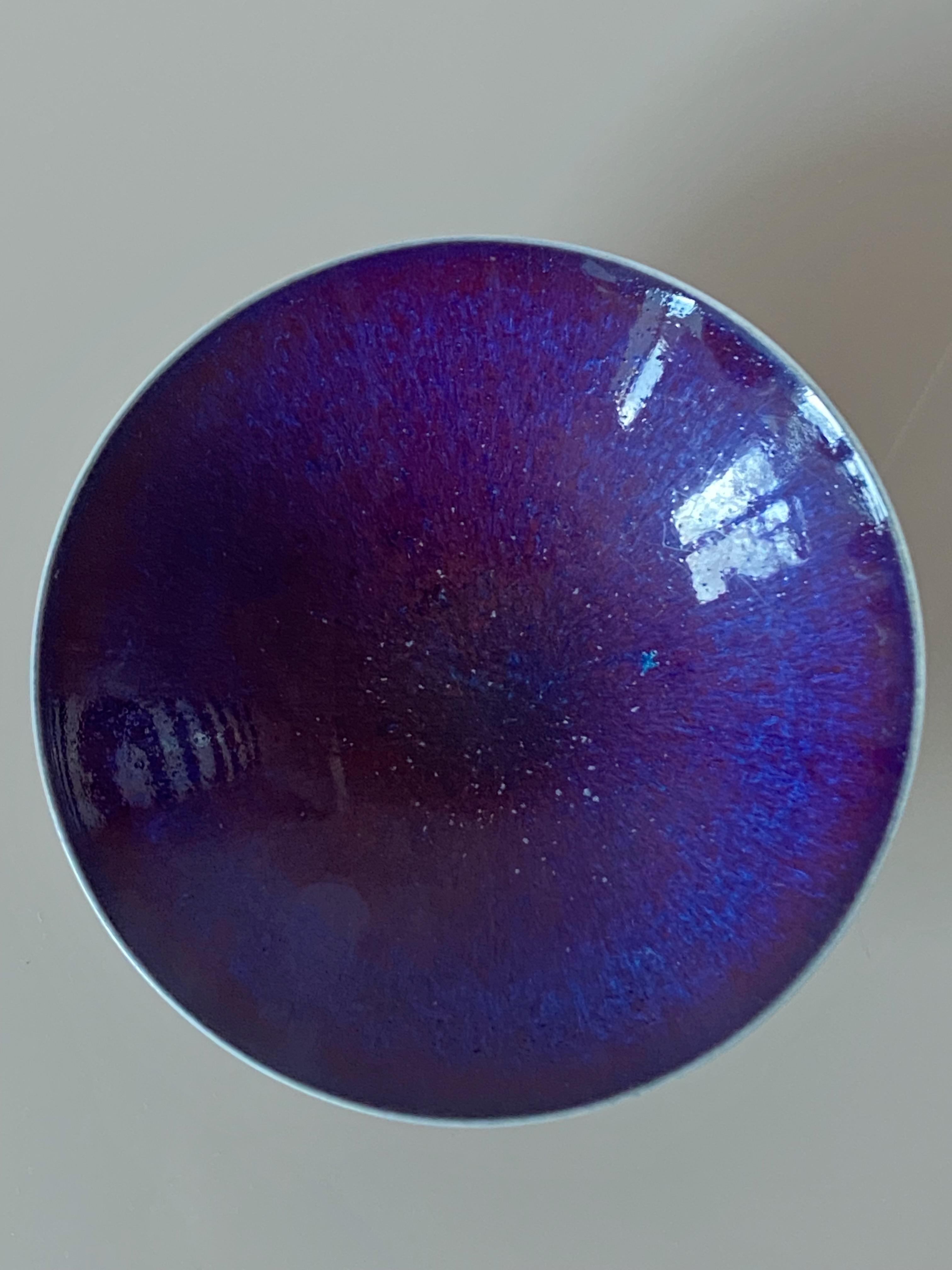 Pequeño cuenco de gres azul y rojo de Sven Wejsfelt, Gustavsberg, Suecia, 1986 Alfarería en venta
