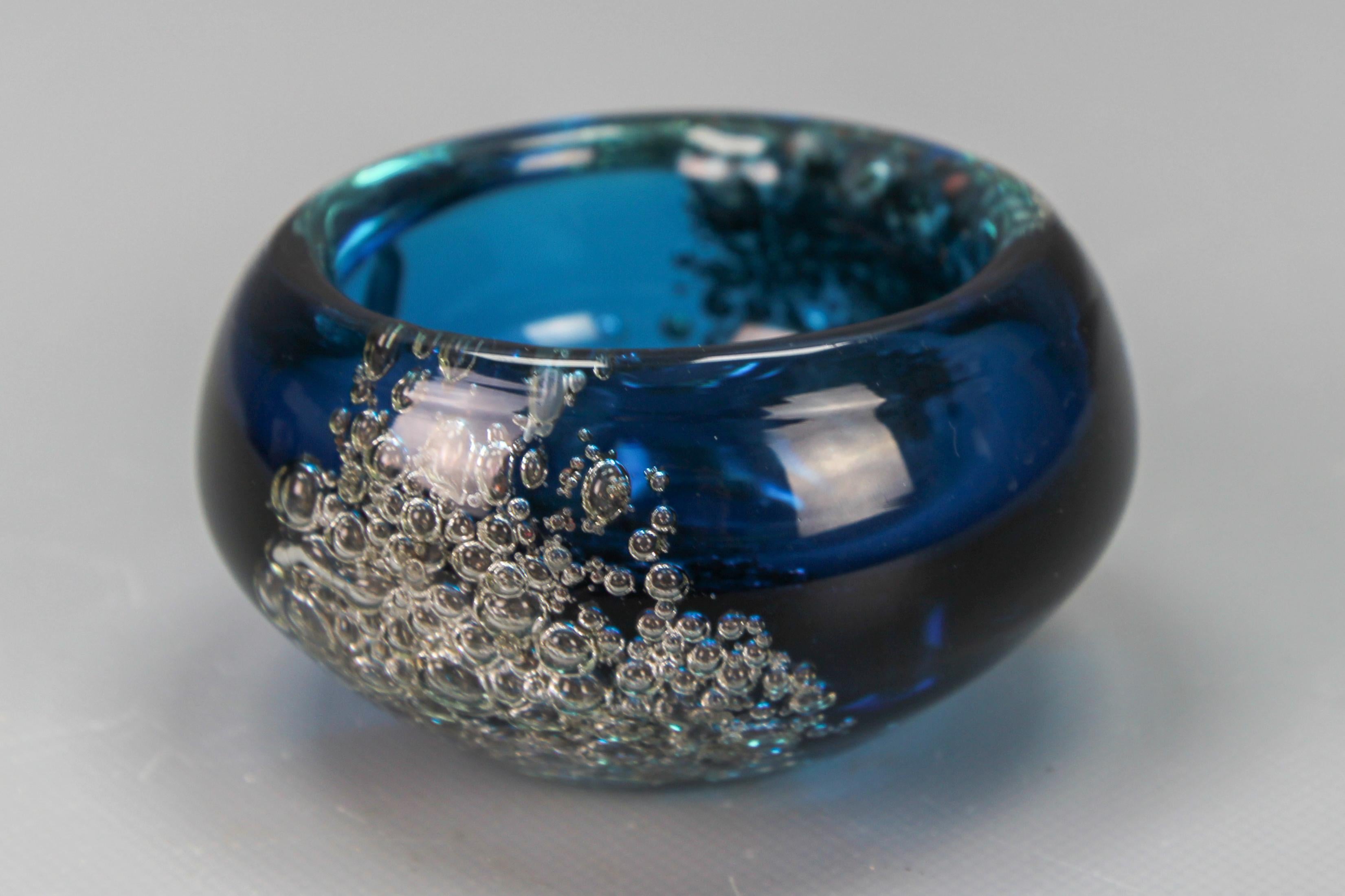 Small Blue Bubbled Glass Bowl by Zwiesel, Germany For Sale 5