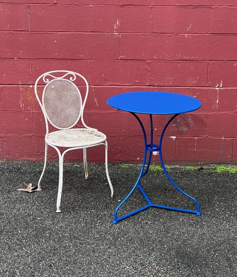 Small Blue French Iron Bistro Table For Sale at 1stDibs