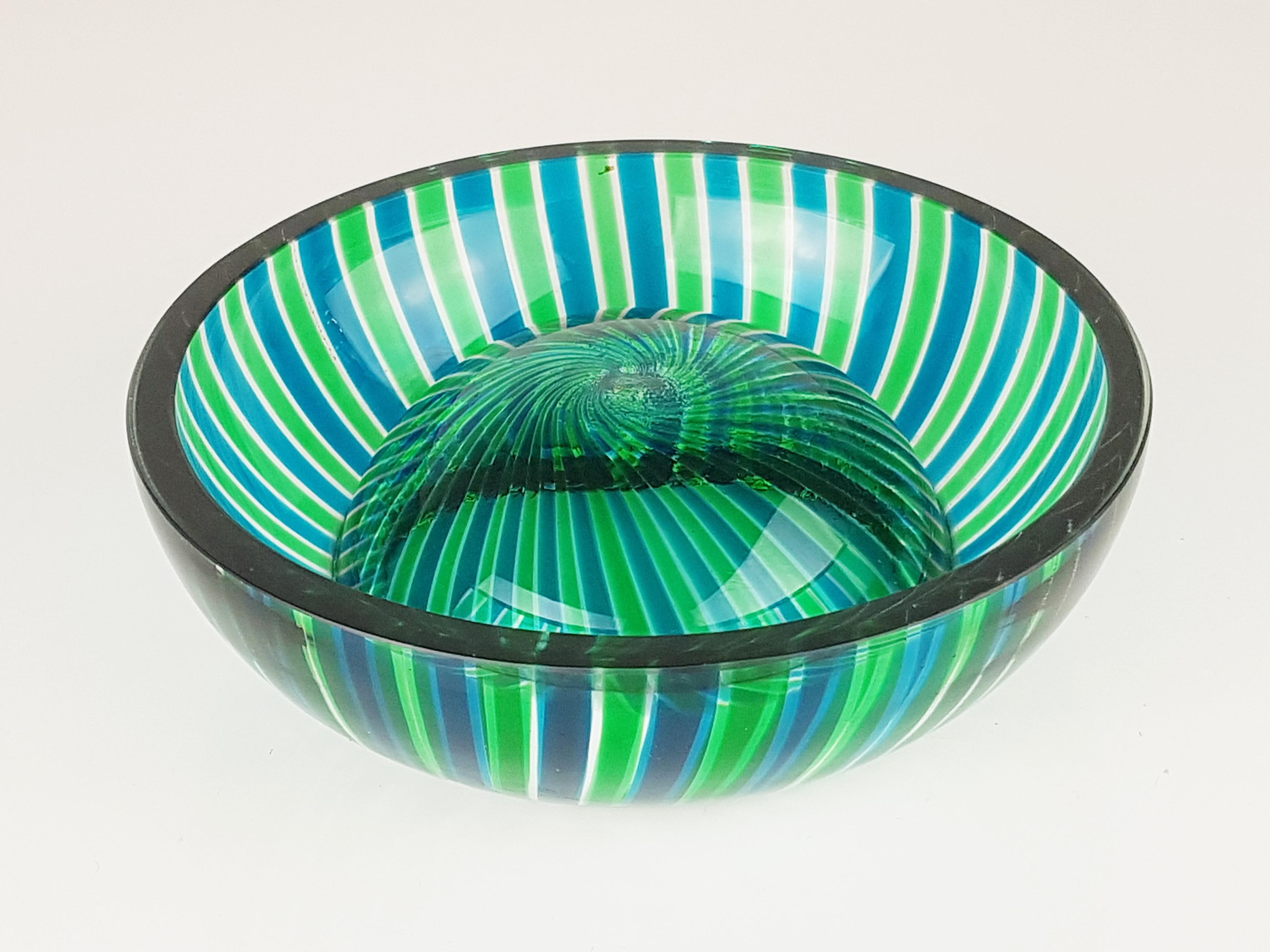 Small blue & green Murano Glass ashtray attributed to Ve Art, 1980s In Excellent Condition For Sale In Varese, Lombardia