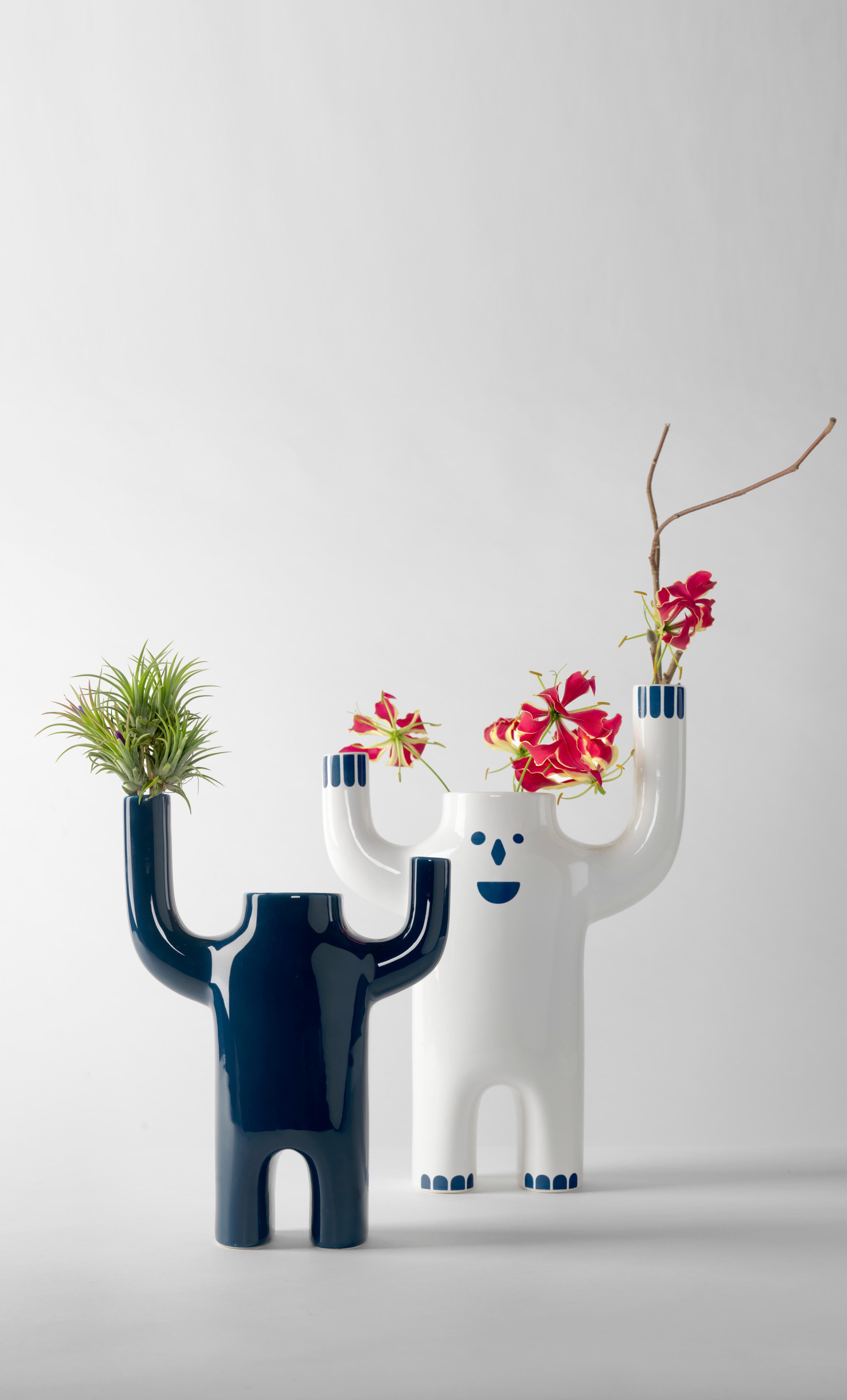 Small Blue Happy Susto Ceramic Flower Vase by Jaime Hayon, Contemporary Design  In New Condition For Sale In Barcelona, ES
