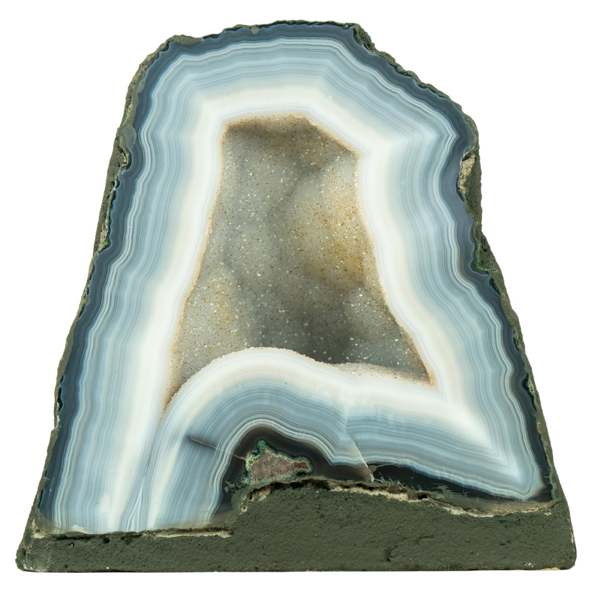 Petite cave géométrique en dentelle bleue et agate avec druze Galaxy blanche