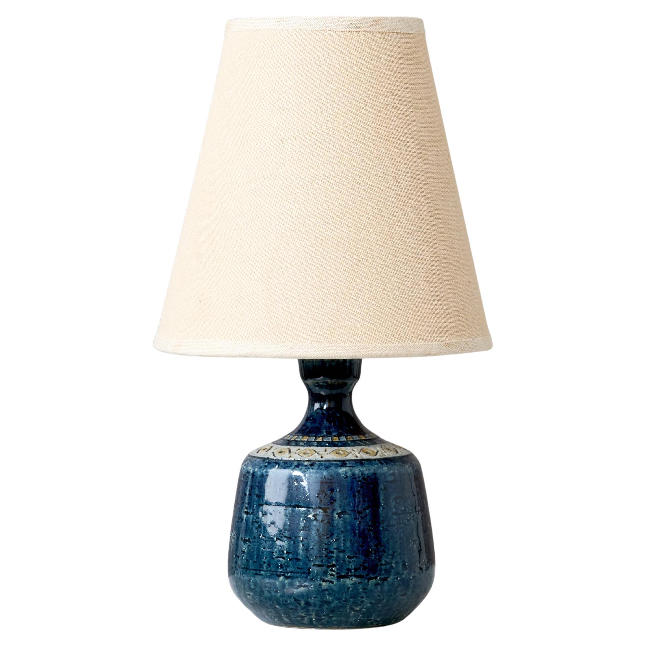 Petite lampe de table bleue en grès du milieu du siècle par Yngve Blixt, Höganäs Suède 1960s