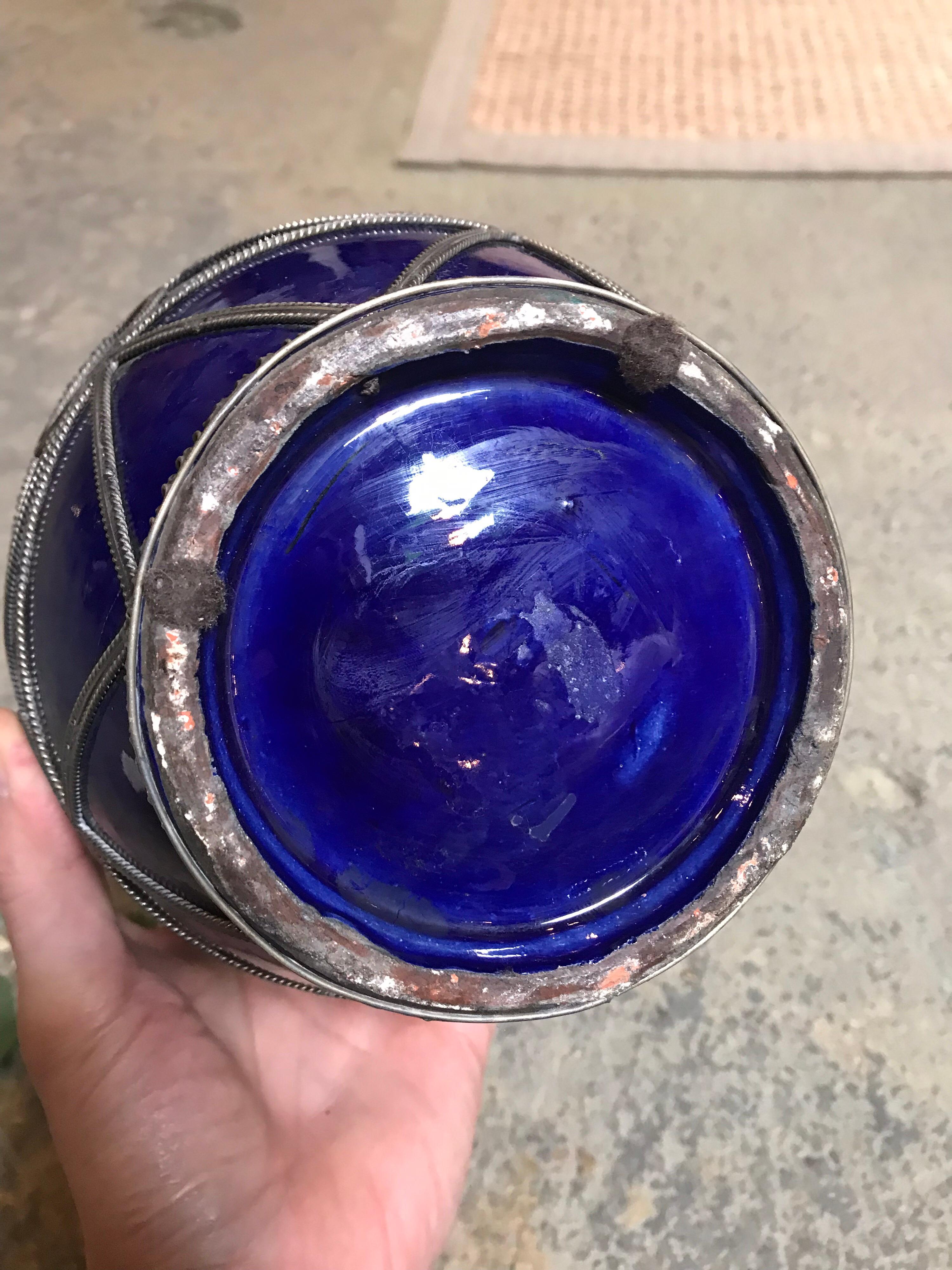Kleiner blauer marokkanischer Topf (Glasiert) im Angebot