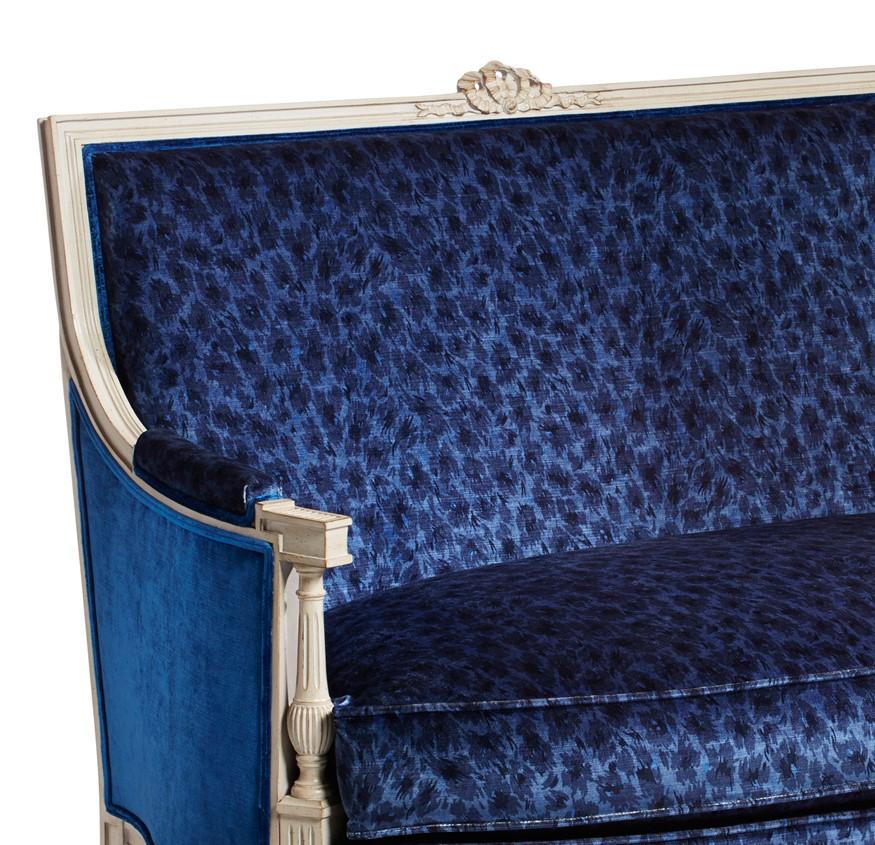 Small sofa Louis XVI, upholstered.