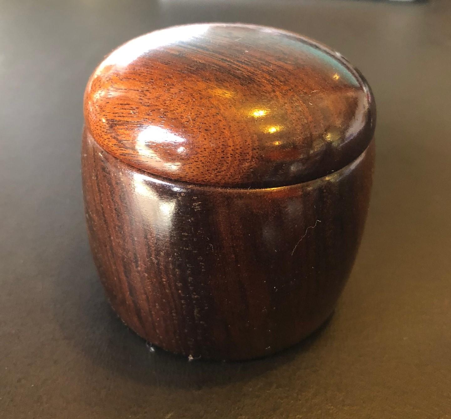 Small Bonewood Hand-Carved Box with Lid by Richard Thoday For Sale 2