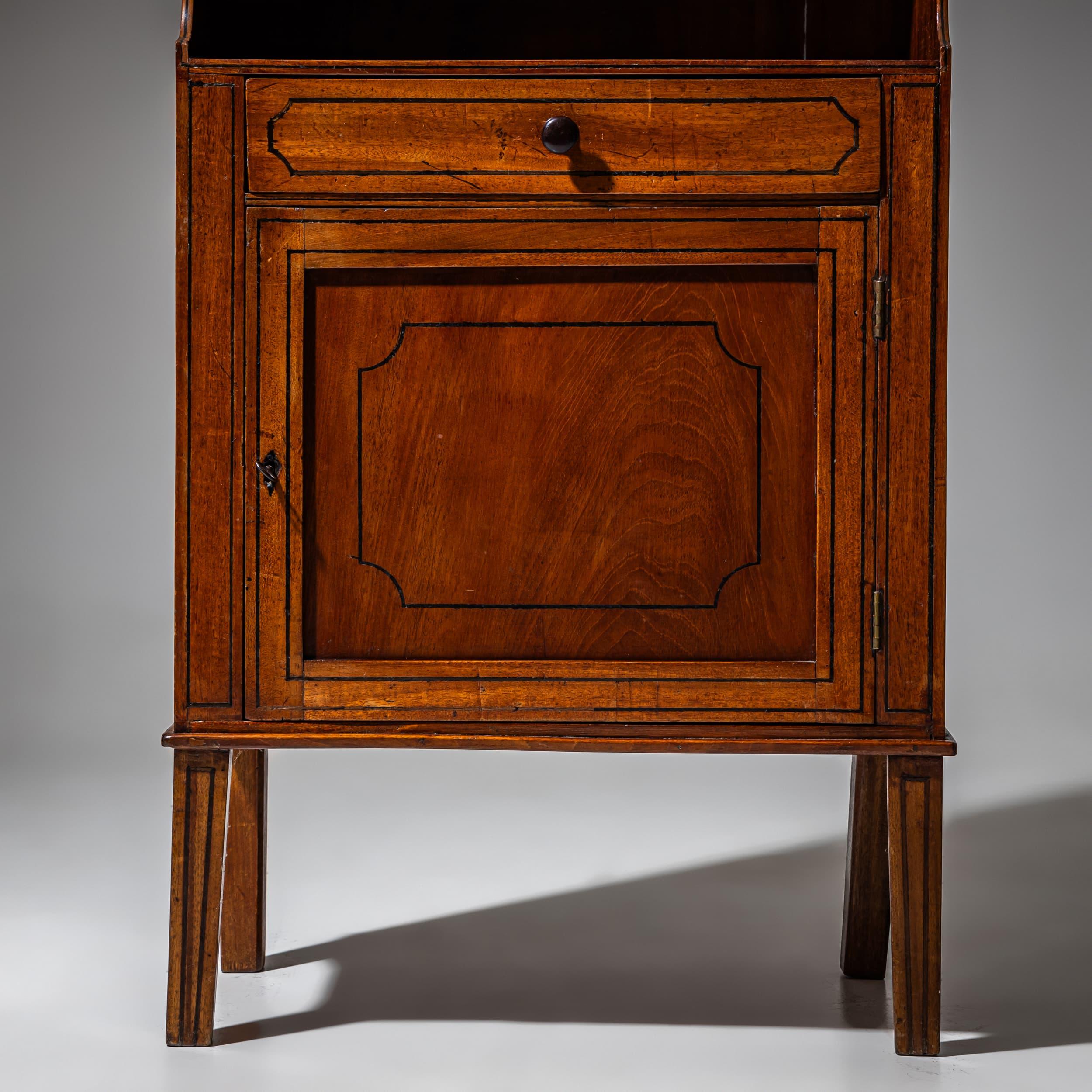 Legno Piccole librerie o Étagères, XIX secolo in vendita
