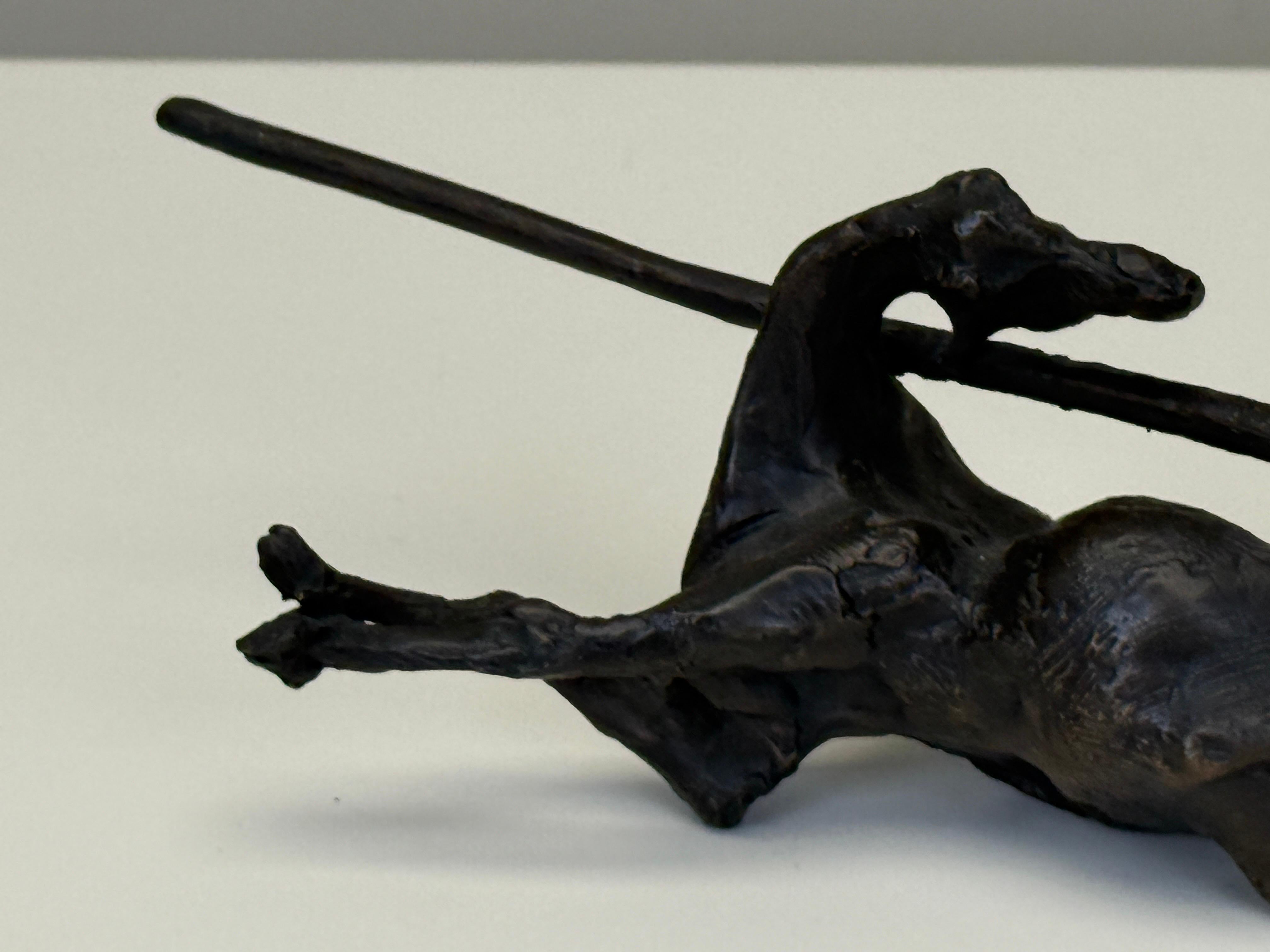 Petite chèvre ligotée en bronze par Jack Zajak en vente 7