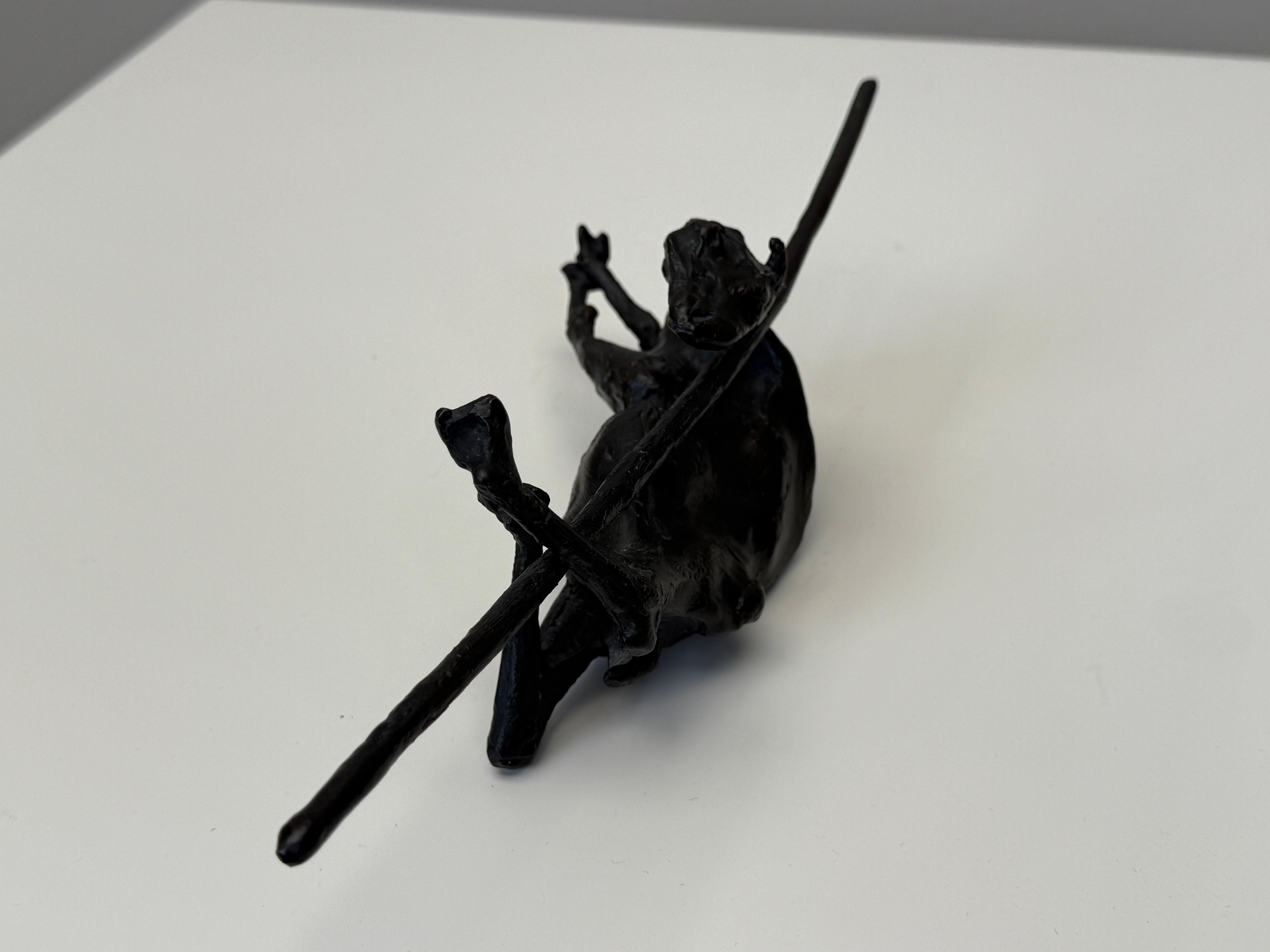 Petite chèvre ligotée en bronze par Jack Zajak Bon état - En vente à Dallas, TX