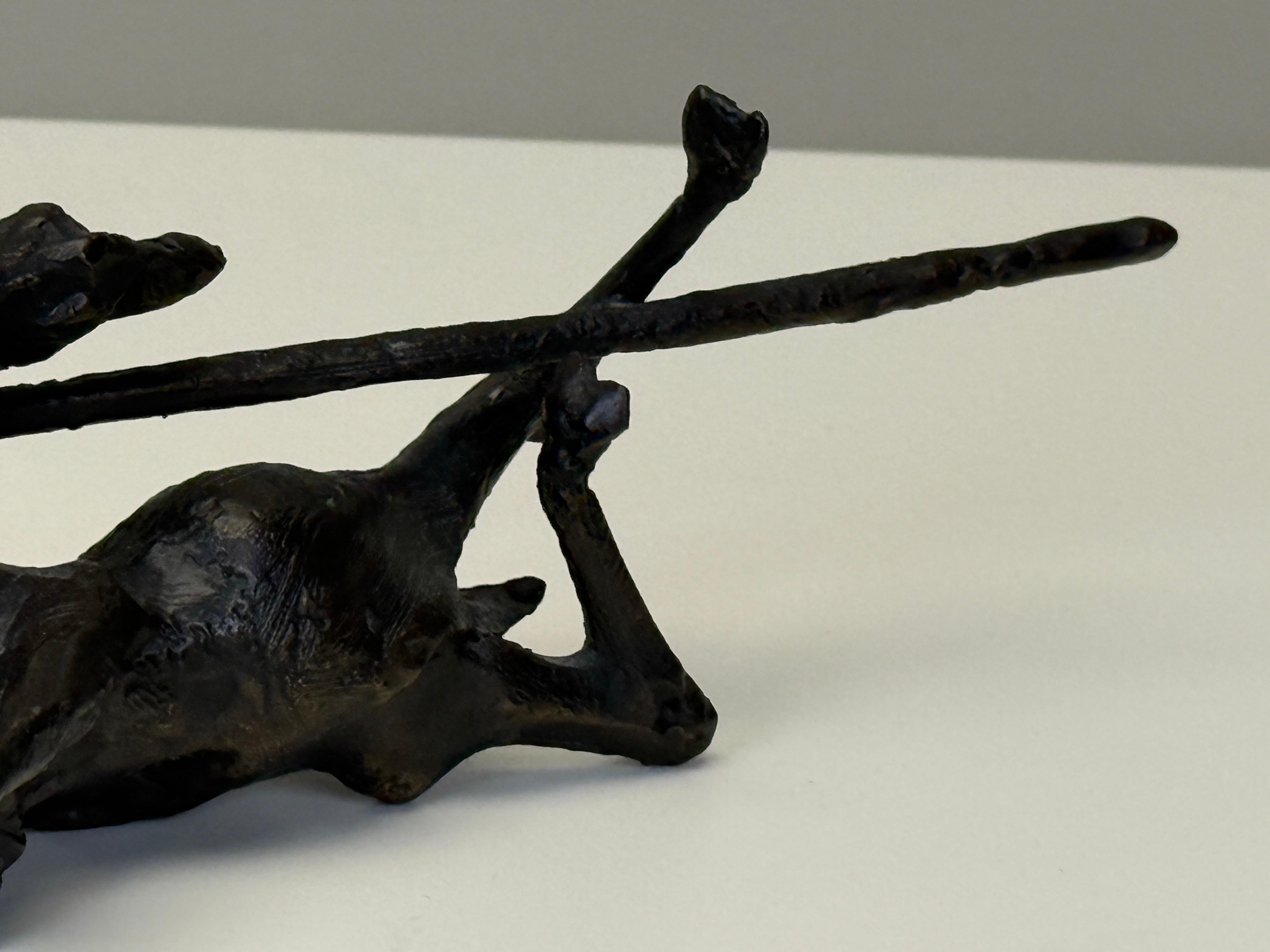 Fin du 20e siècle Petite chèvre ligotée en bronze par Jack Zajak en vente