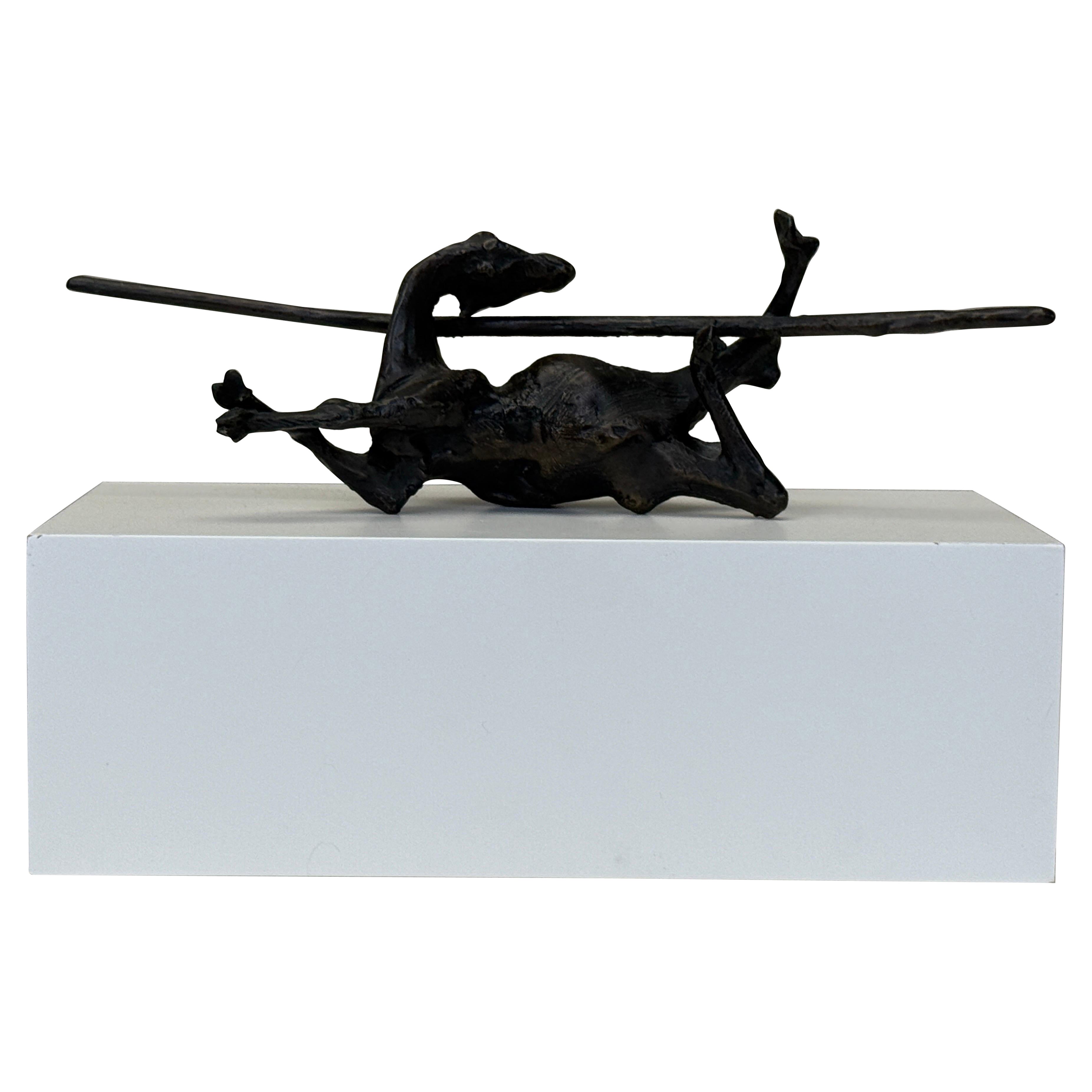 Petite chèvre ligotée en bronze par Jack Zajak en vente