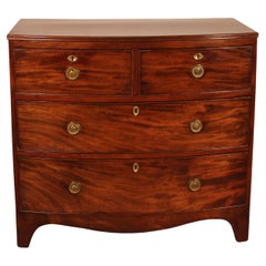 Petite commode en acajou à façade en arc de cercle Circa 1800