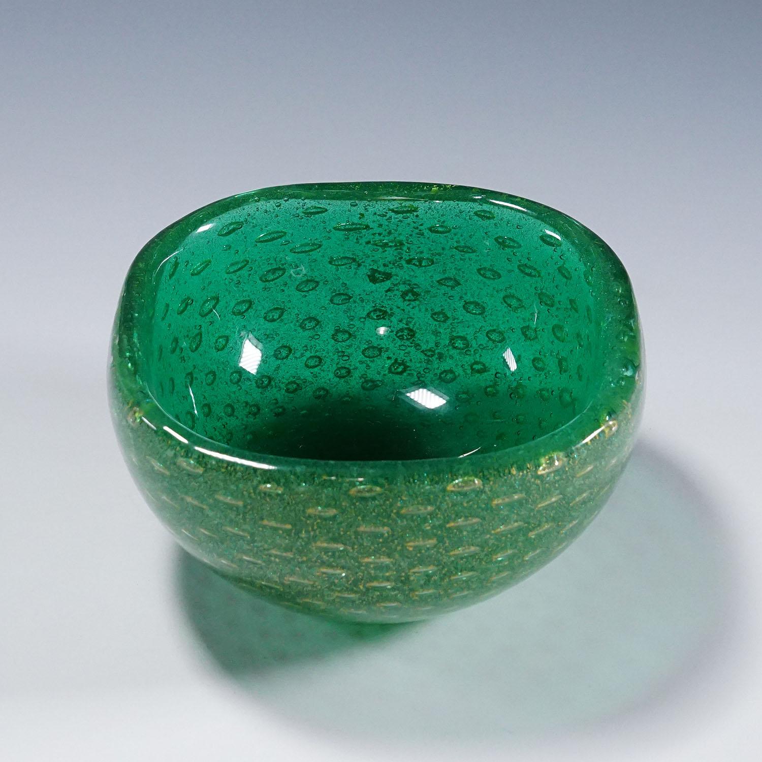 Hand-Crafted Small Bowl in Green Sommerso Glass, Carlo Scarpa for Venini Murano 1930s For Sale