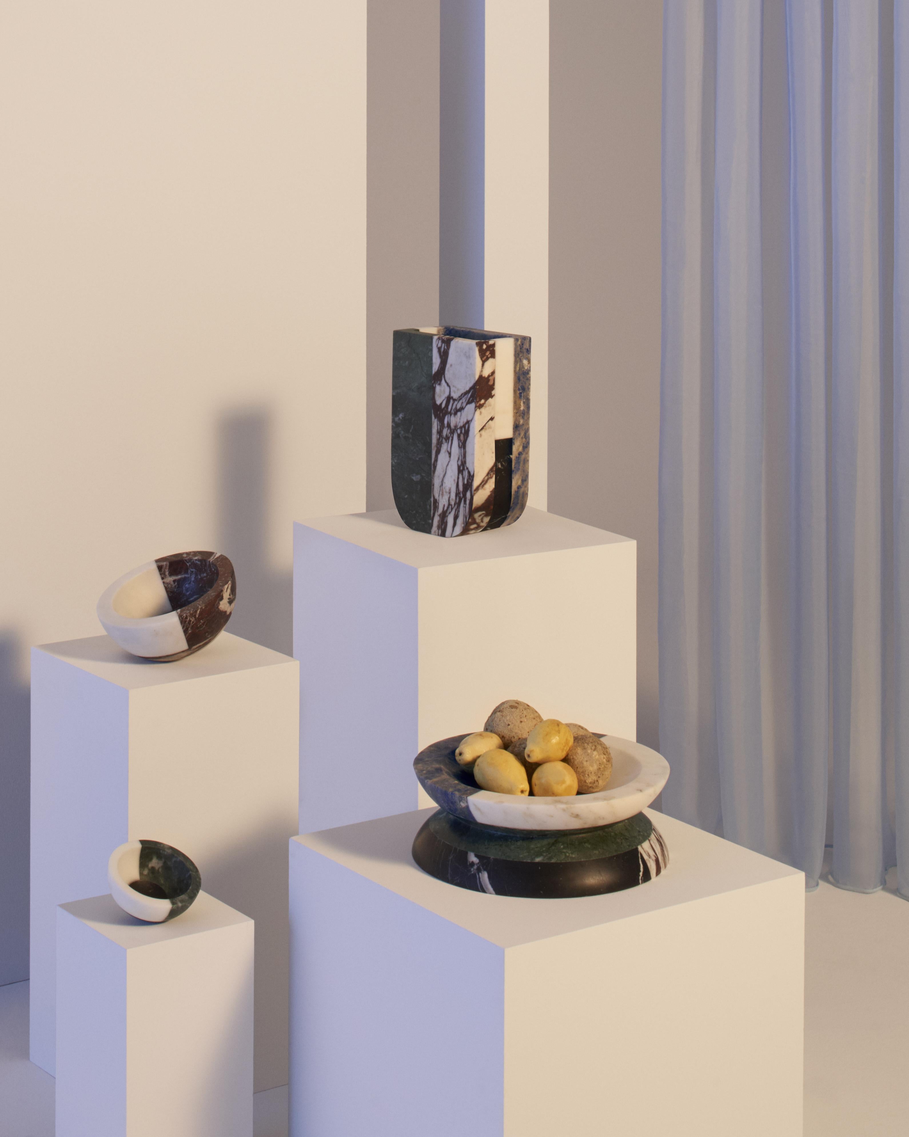 Moderne Petit bol moderne en marbre d'Arthur Arbesser, stock en vente