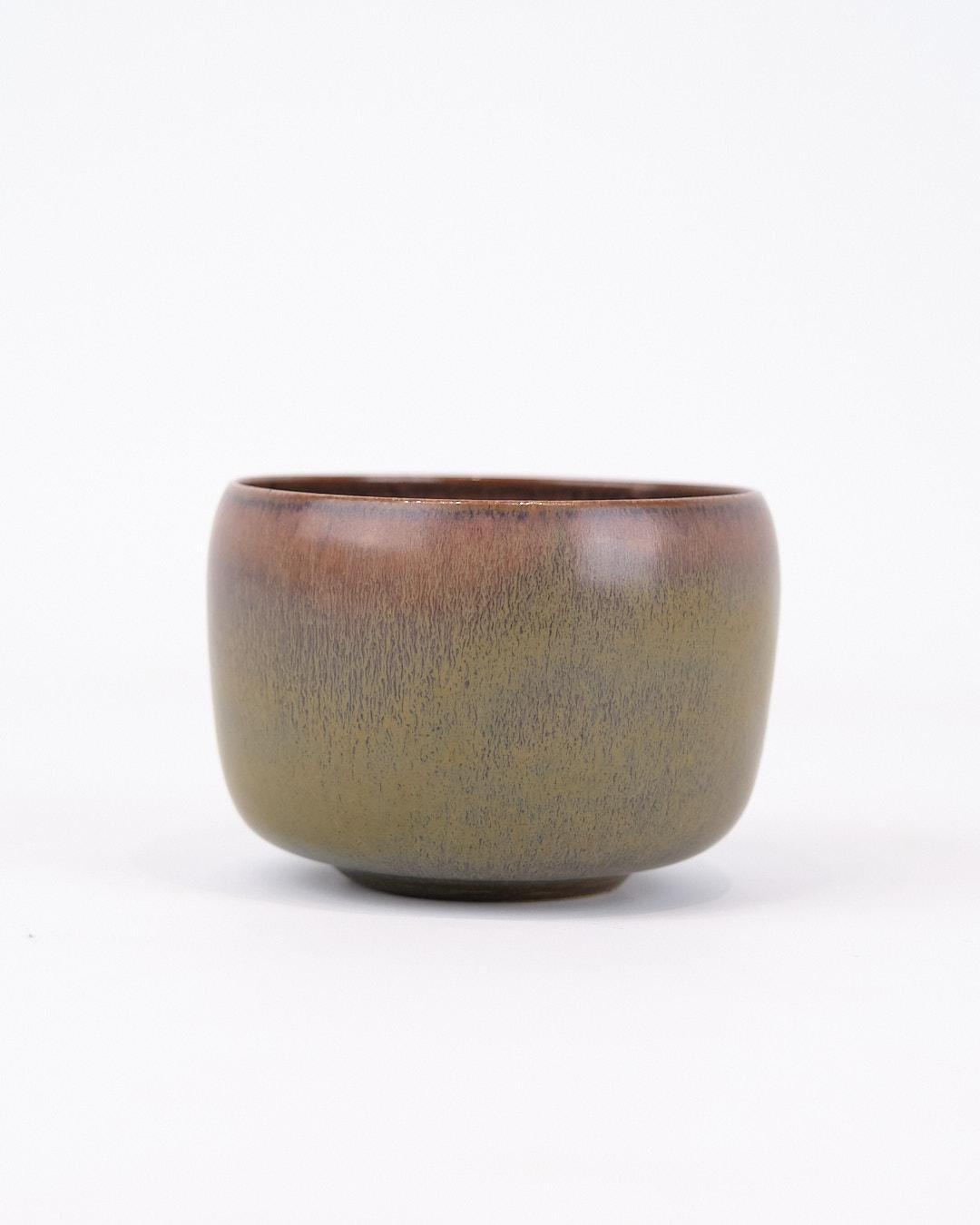 Mid-Century moderno Ciotola piccola Model No. 25 in vetro e gres marrone di Eva Staehr-Nielsen in vendita