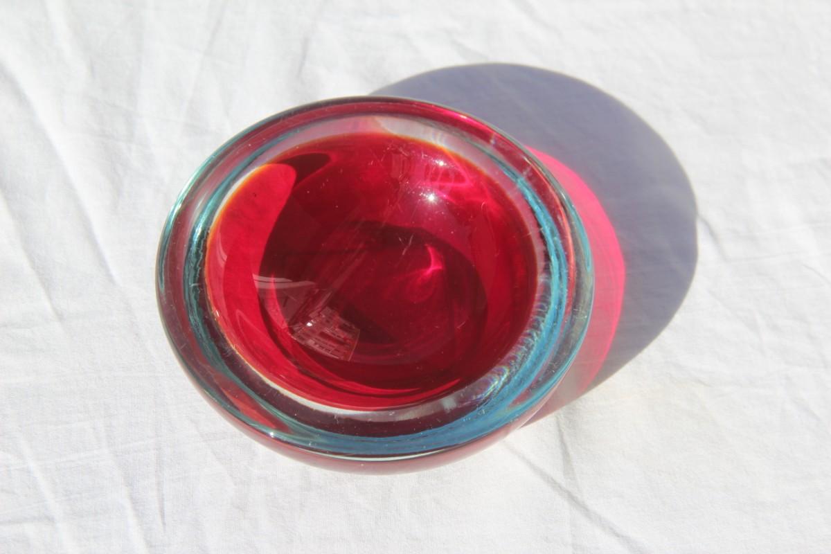 Small bowl Seguso design red color Murano art glass, 1960s.