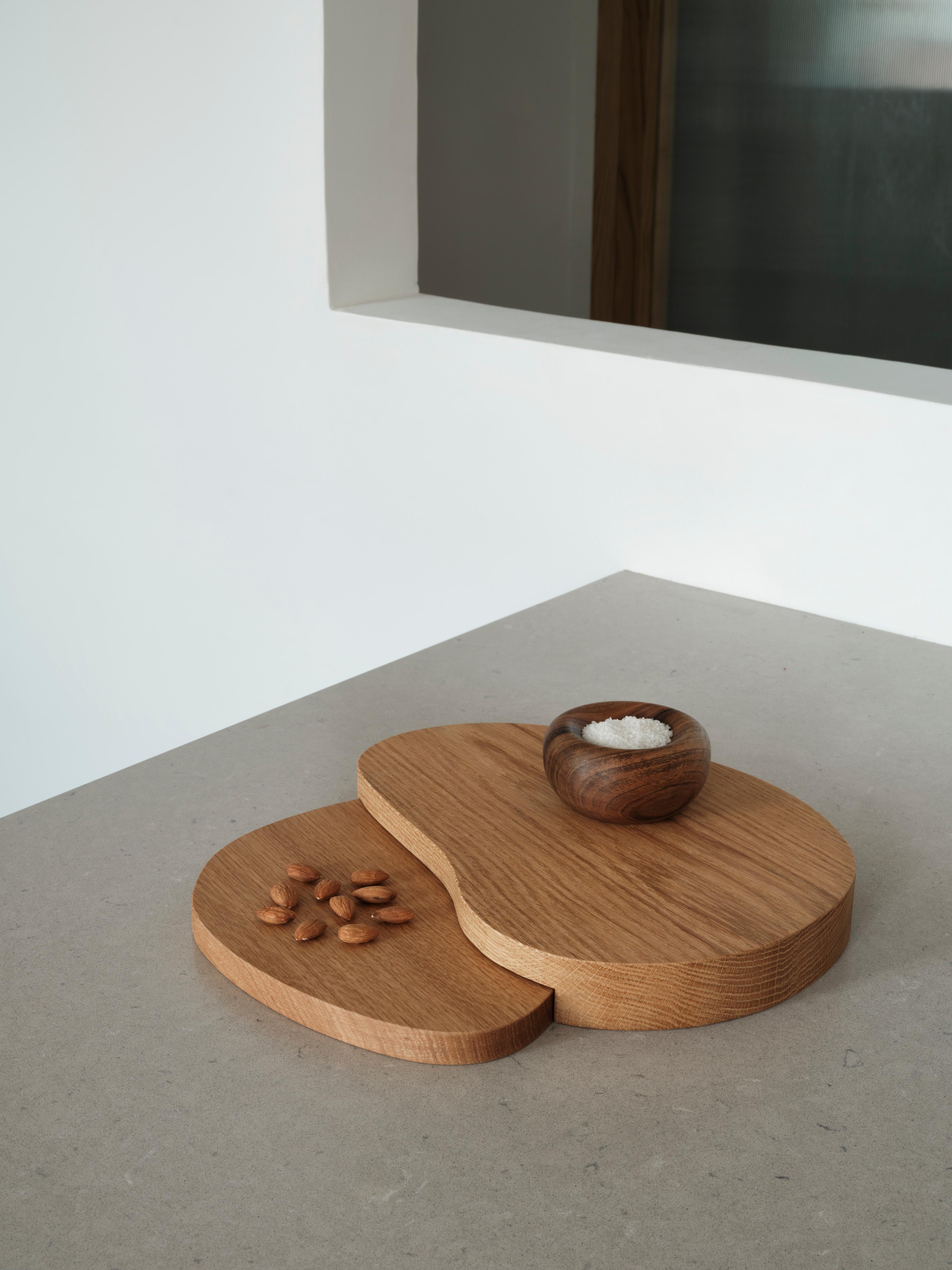 Minimalist Small bowl, walnut wood, woodturning, handmade in France, OROS Editions  For Sale
