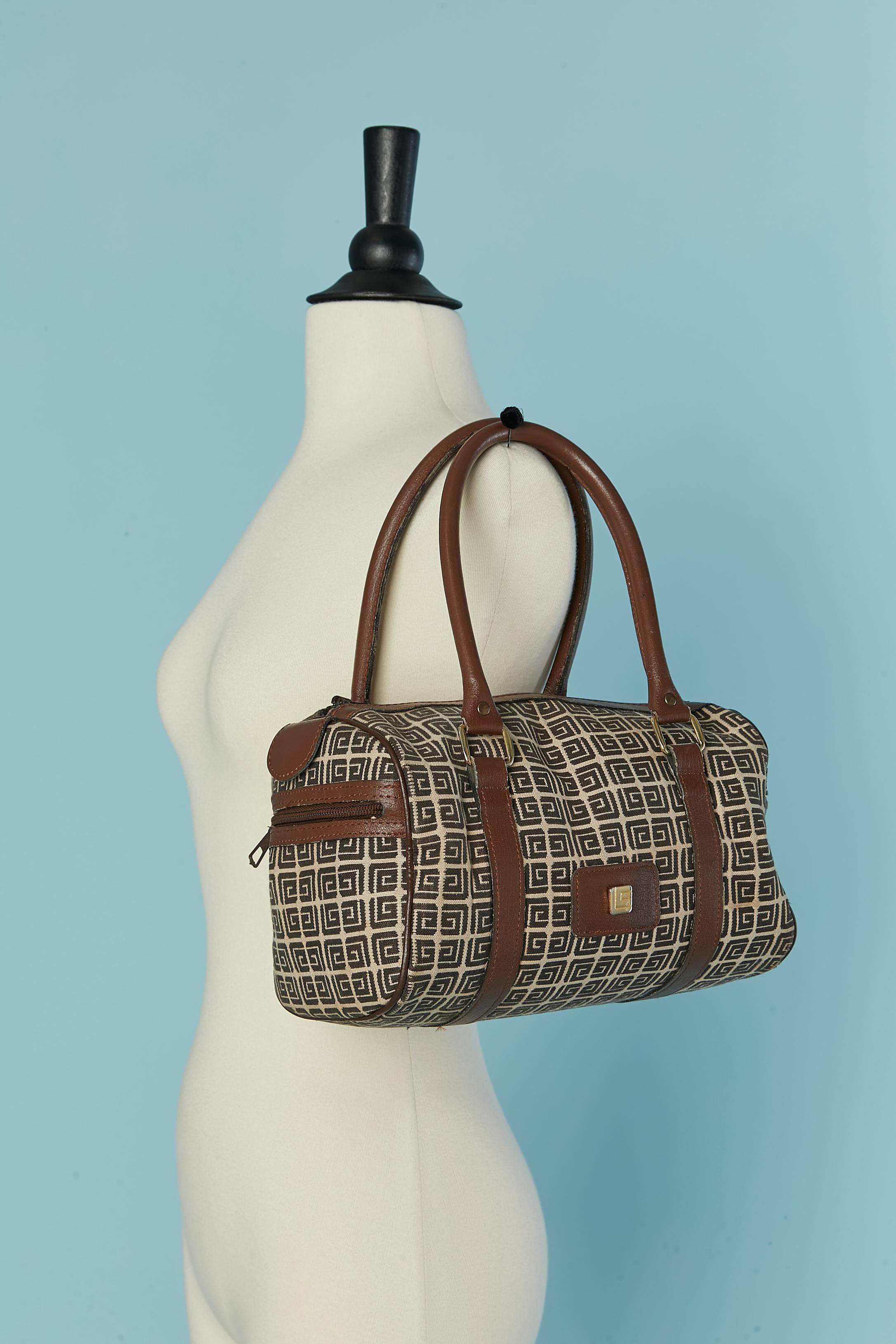 Small bowling bag in canevas with monogram Guy Laroche In Good Condition For Sale In Saint-Ouen-Sur-Seine, FR
