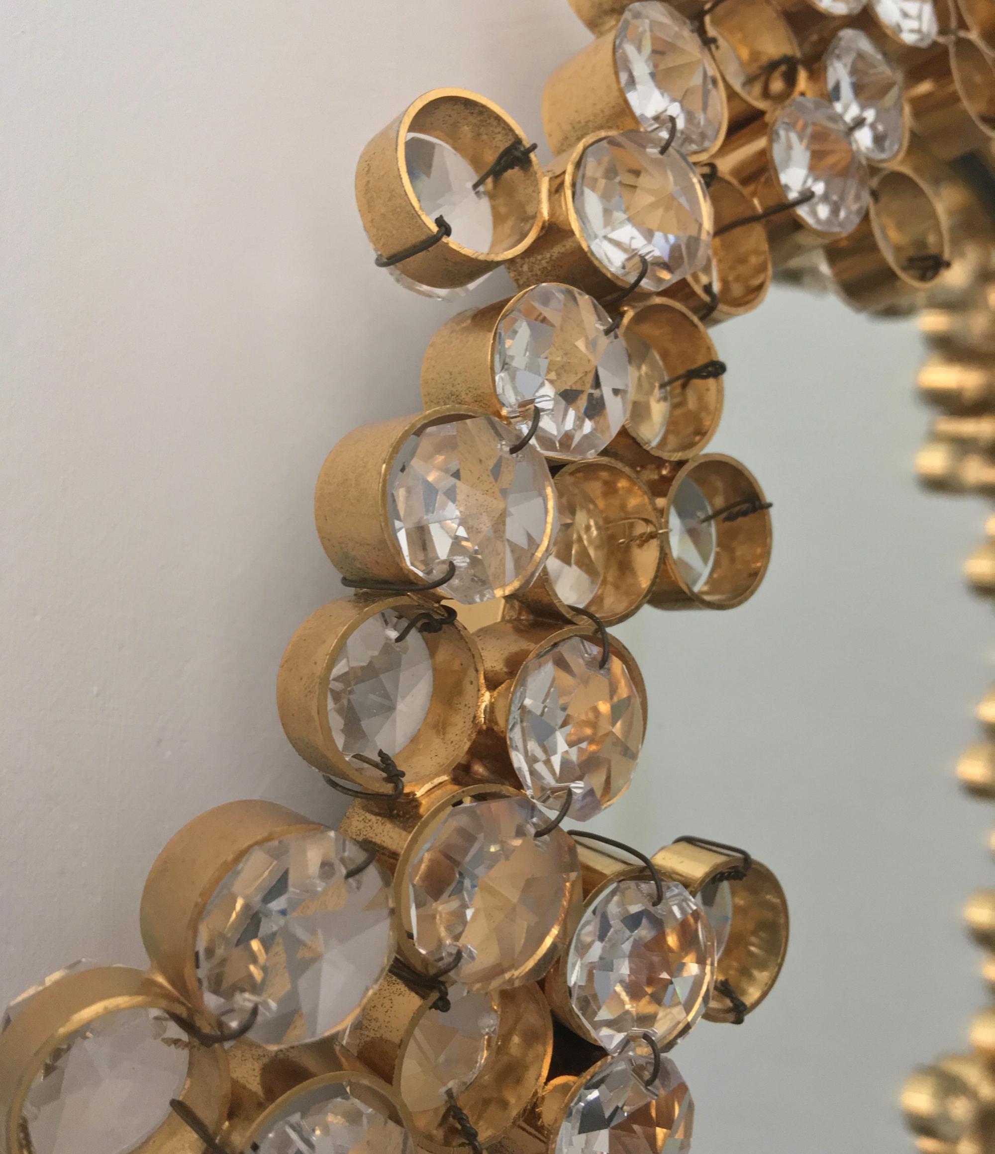 Small Brass and Crystal Wall Mirror Attributed to Palwa, Austria In condizioni buone in vendita a London, GB