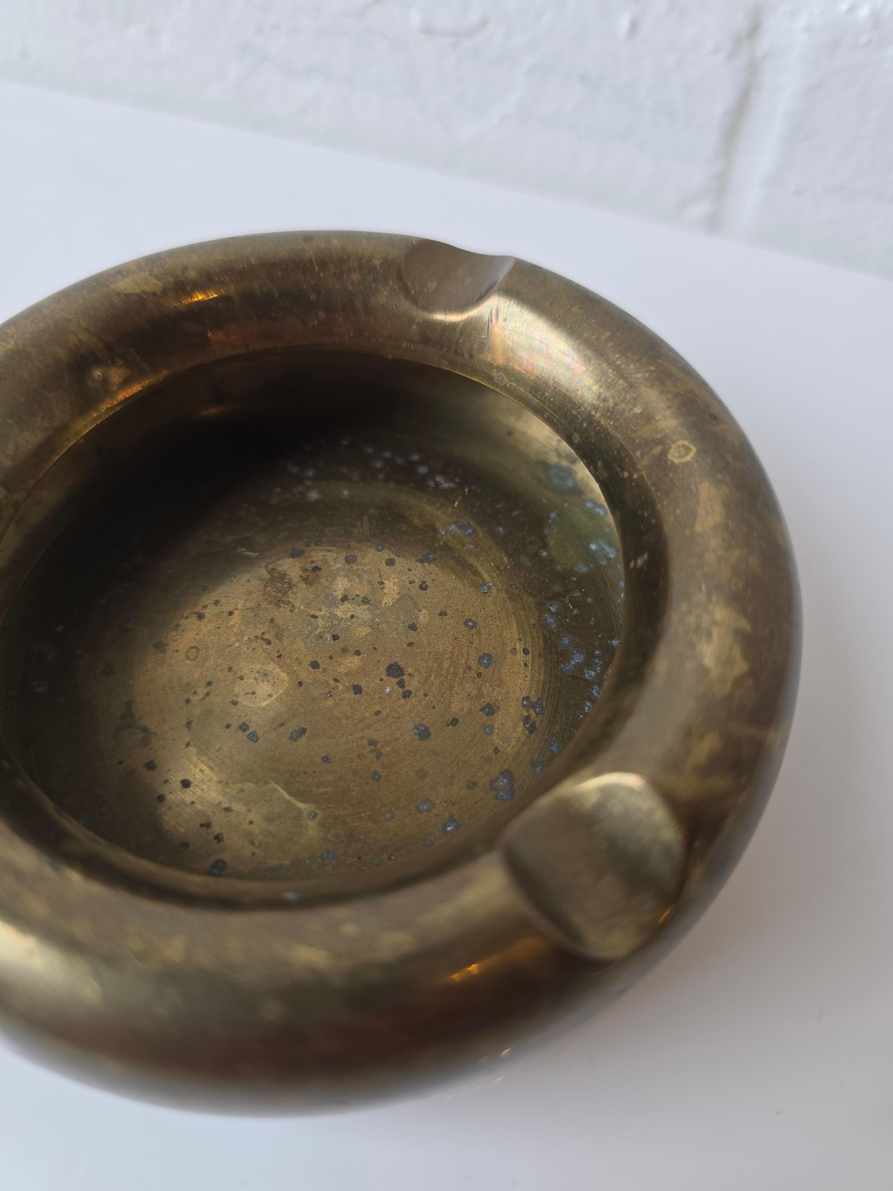 Small Brass Ashtray In Fair Condition For Sale In Toronto, ON
