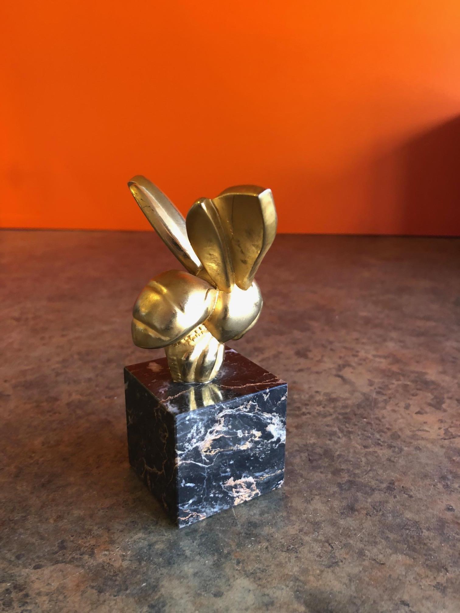 Petite sculpture en laiton «abeille » sur socle en marbre de Gaston Lachaise Philadelphia MOA Bon état - En vente à San Diego, CA
