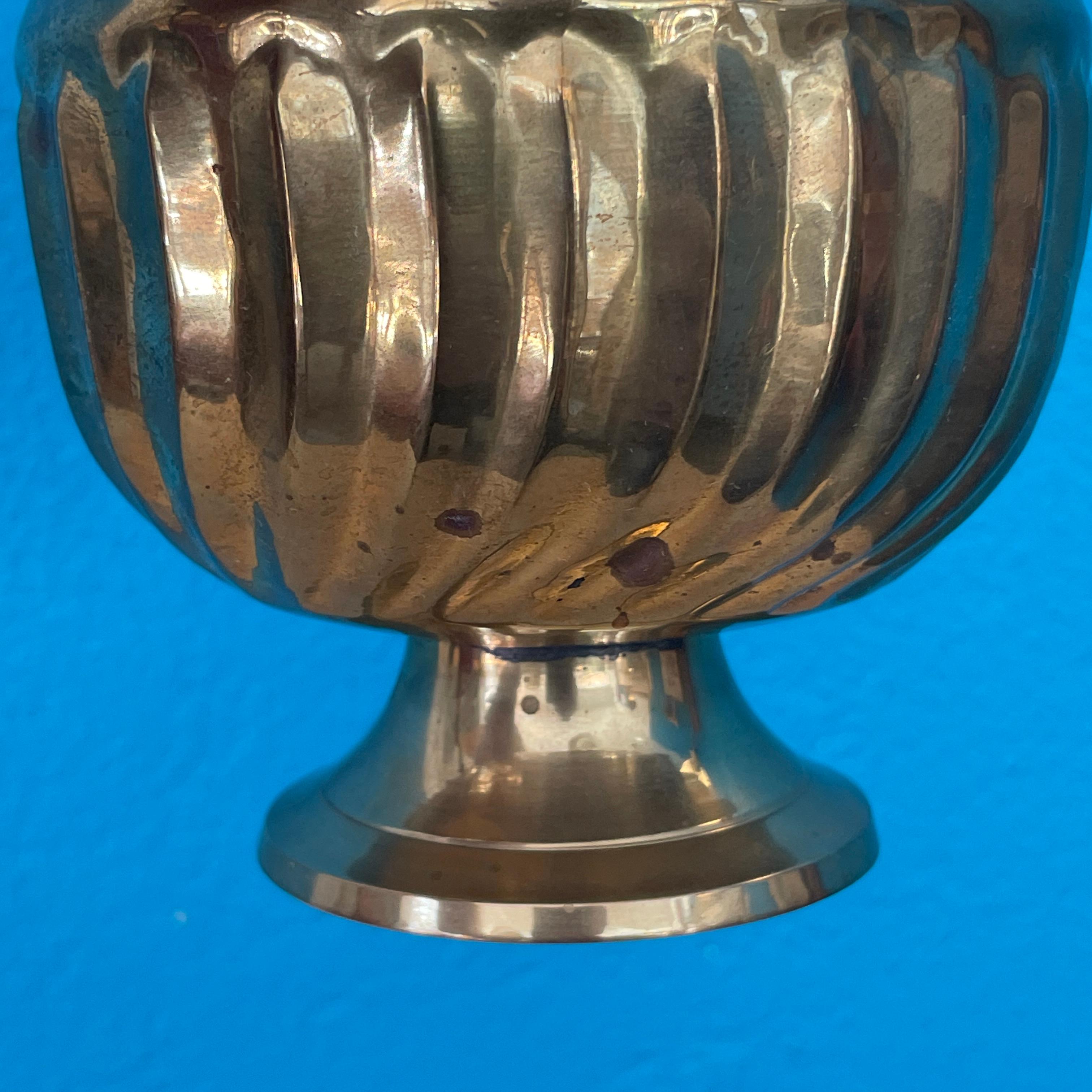 Petit bol en laiton des années 1950, fabriqué en Finlande en vente 1