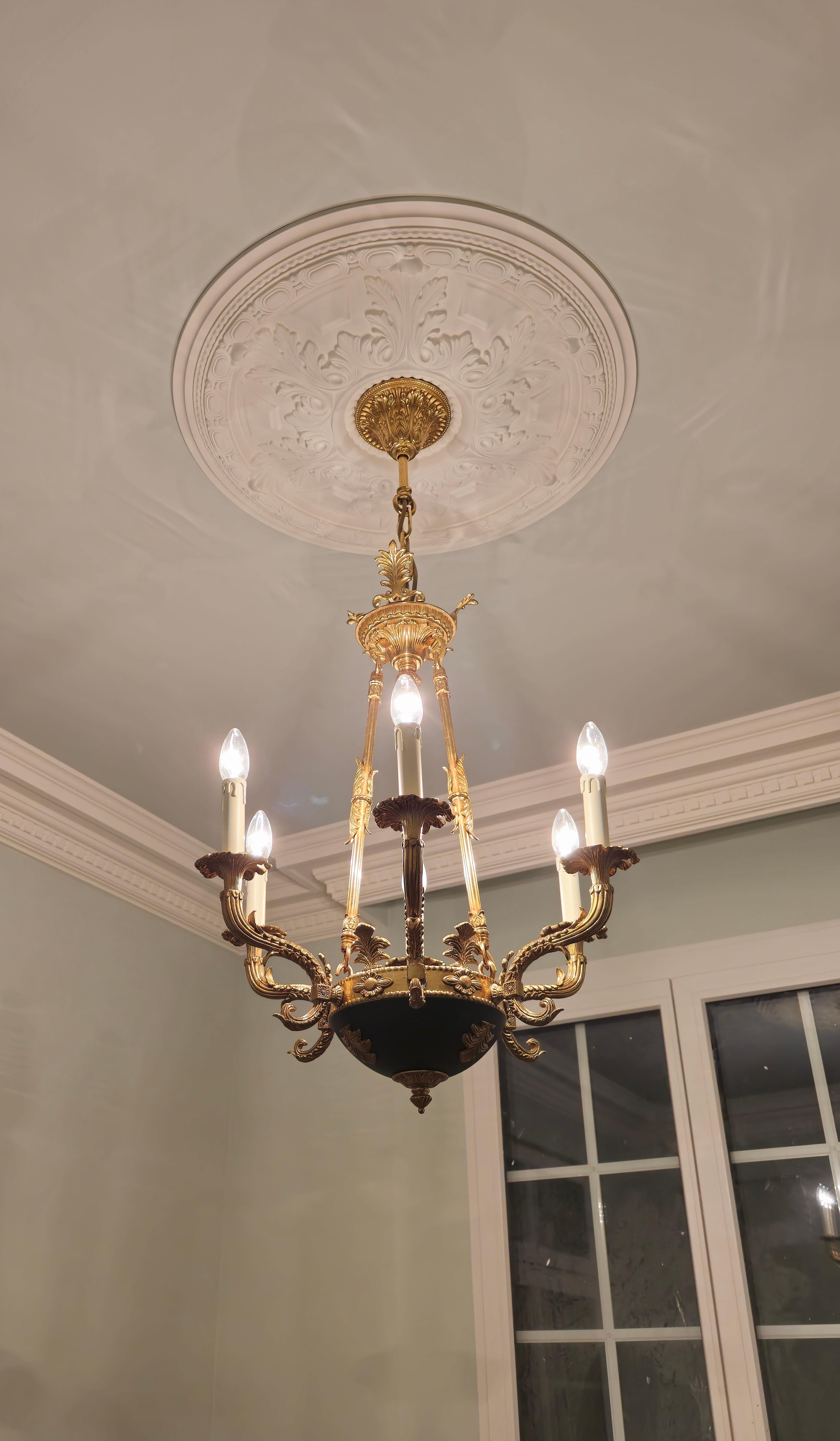 Petit lustre Empire en laiton lustré or ancien nouveau design en vente 7