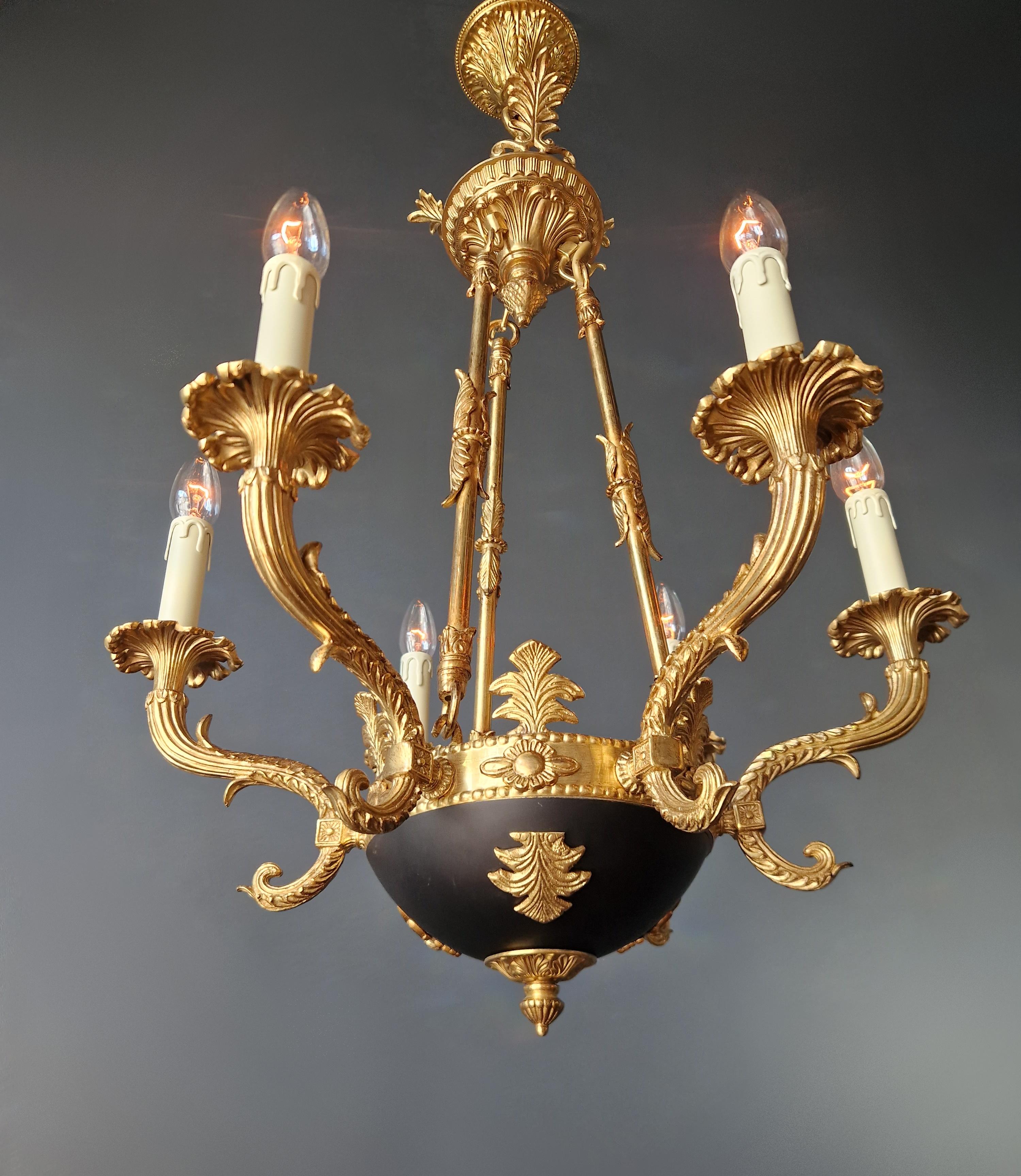 Petit lustre Empire en laiton lustré or ancien nouveau design Neuf - En vente à Berlin, DE