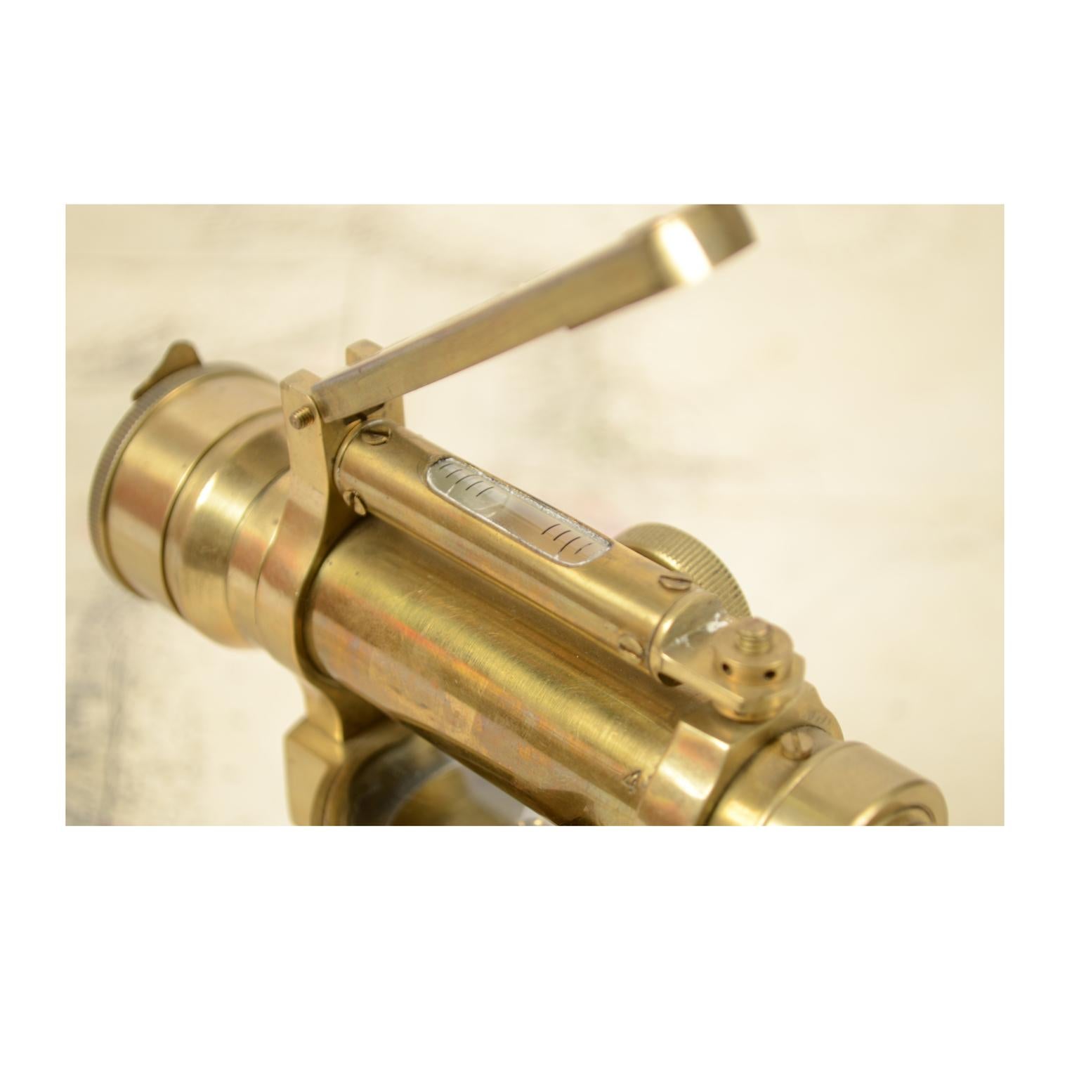 Small Brass English Level with Telescope, 1940s 1