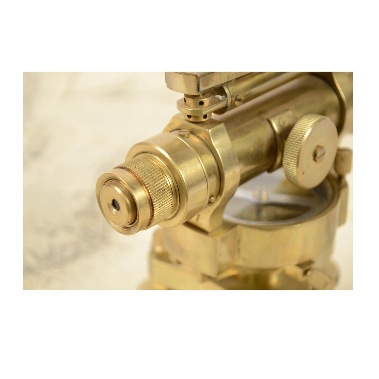 Small Brass English Level with Telescope, 1940s 3