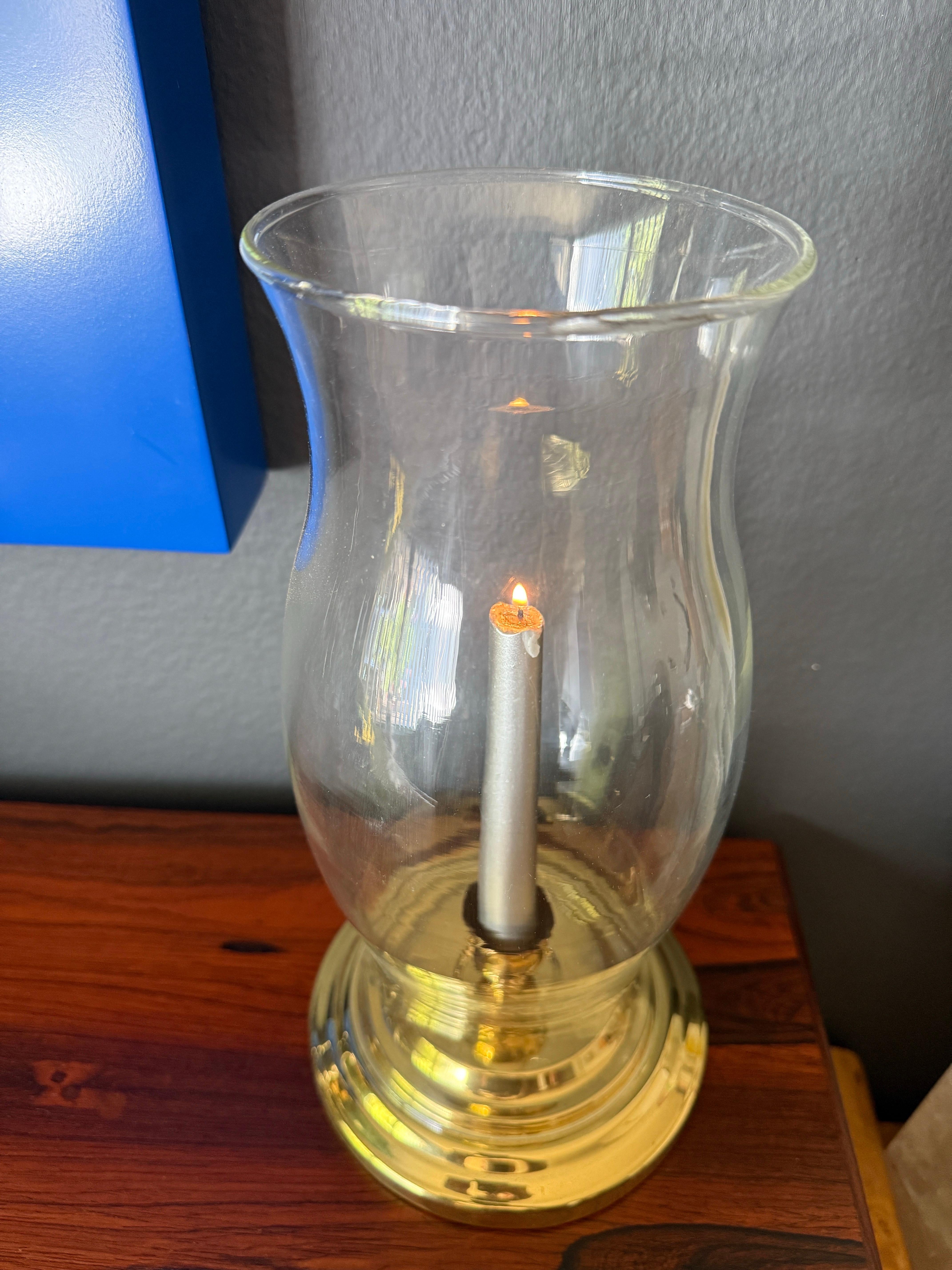 Uragano piccolo in ottone in vendita 1