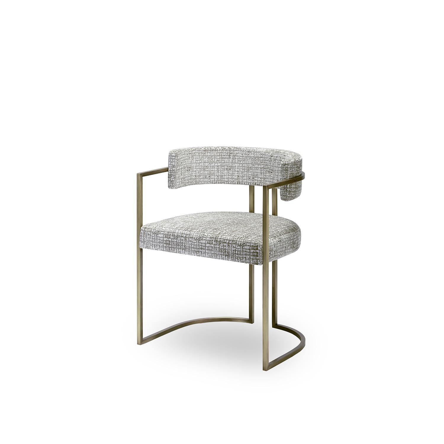 Small Brass Julius Chair by Duistt
Dimensions: W 55 x D 48 x H 75 cm
Materials: Duistt Fabric and Brass

The JULIUS small chair, crafted with great attention to detail, gives us clean and modern lines always with a strong craftsmanship presence like